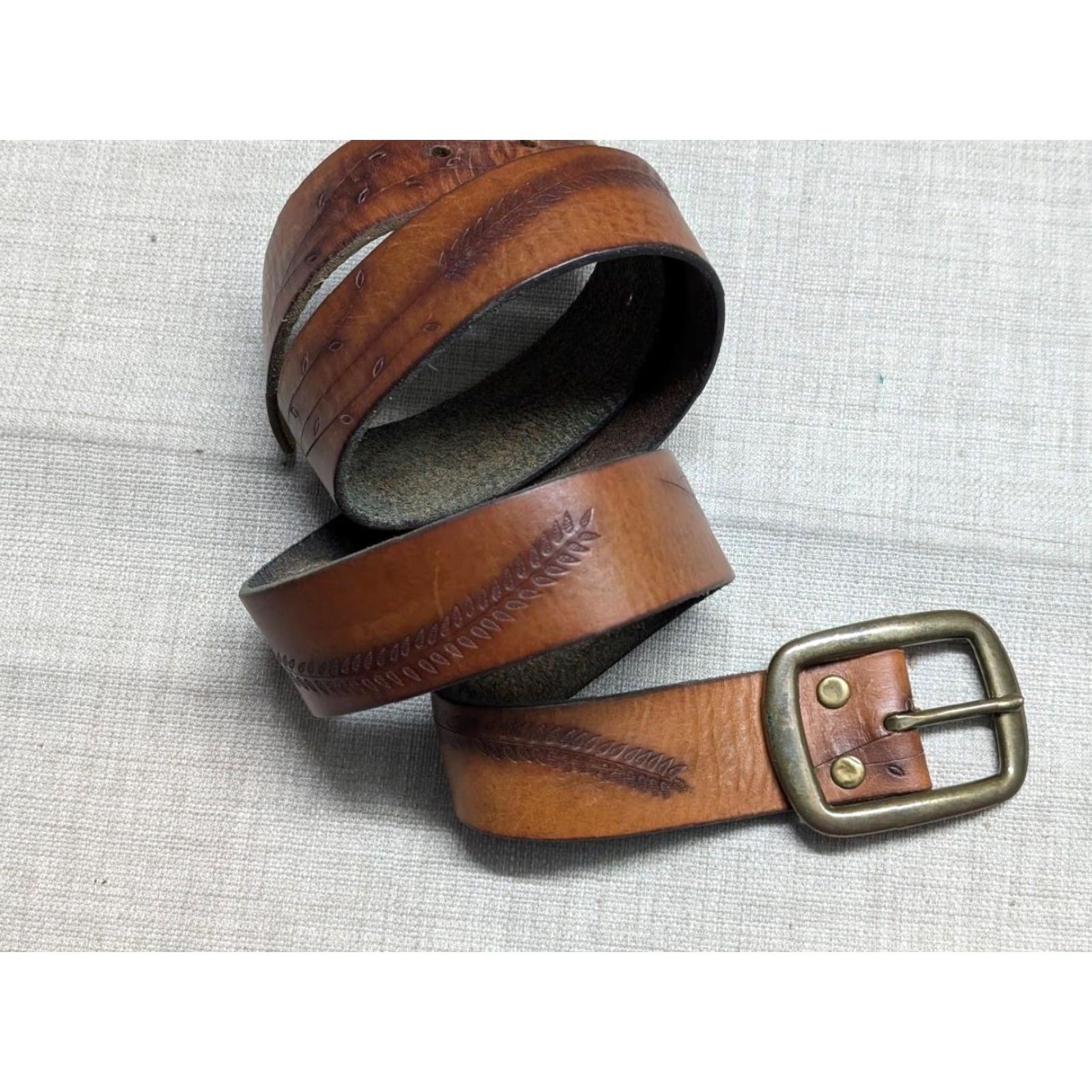 Lucky Brand VINTAGE Lucky Brand belt Western belt Tooled brown 40/41 leather cowhide buckle western Mens belt 1-5/8" width Size 40 - 2 Thumbnail
