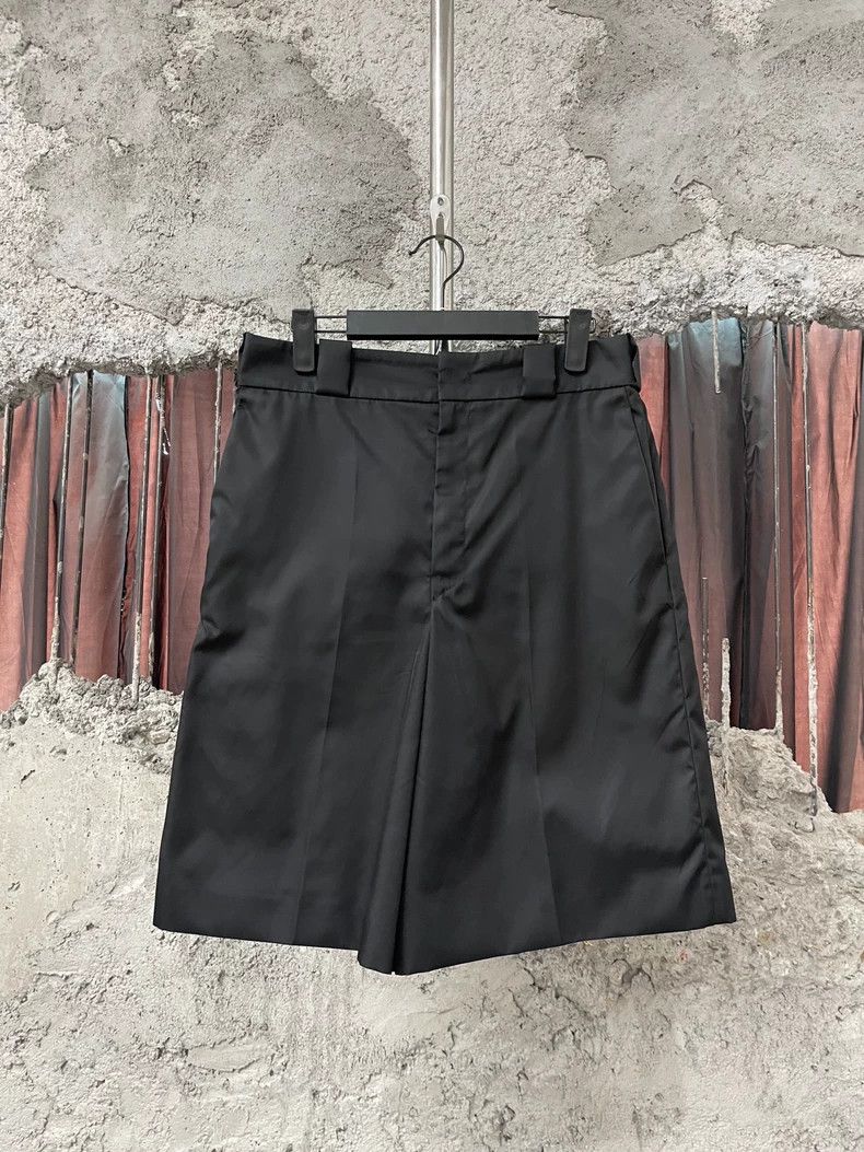Prada Prada Nylon Shorts with Triangle Logo-dmc Size US 38 / EU 54 - 1 Thumbnail