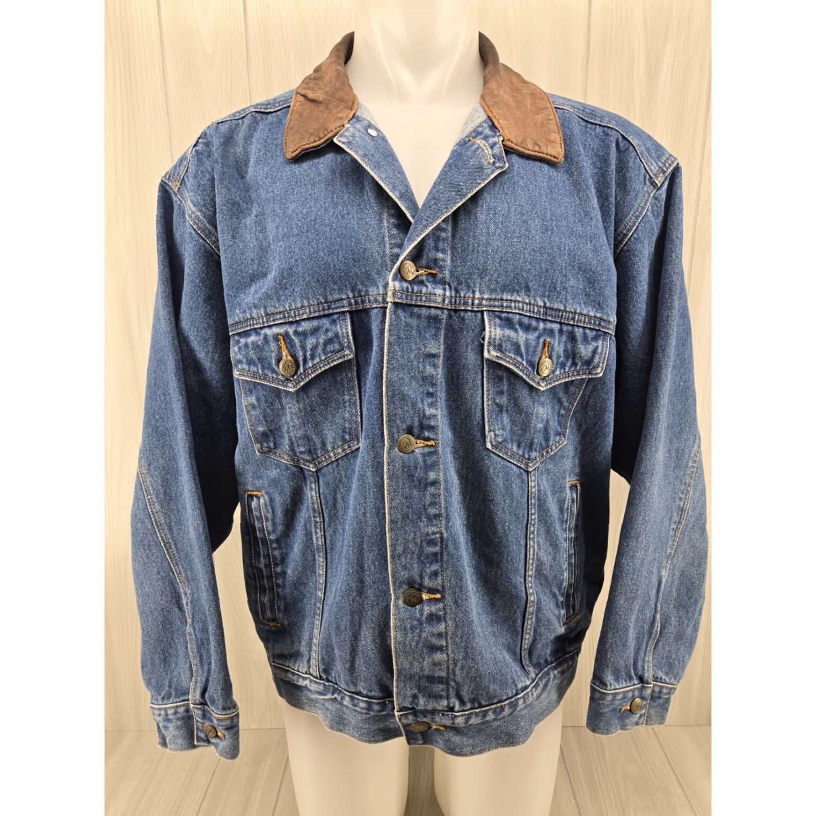 Marlboro VINTAGE Marlboro Country Store Cotton Denim Jean Jacket Leather Collar Men's XL Jacket Men Blue Denim Size US 36 / EU 52 - 2 Thumbnail