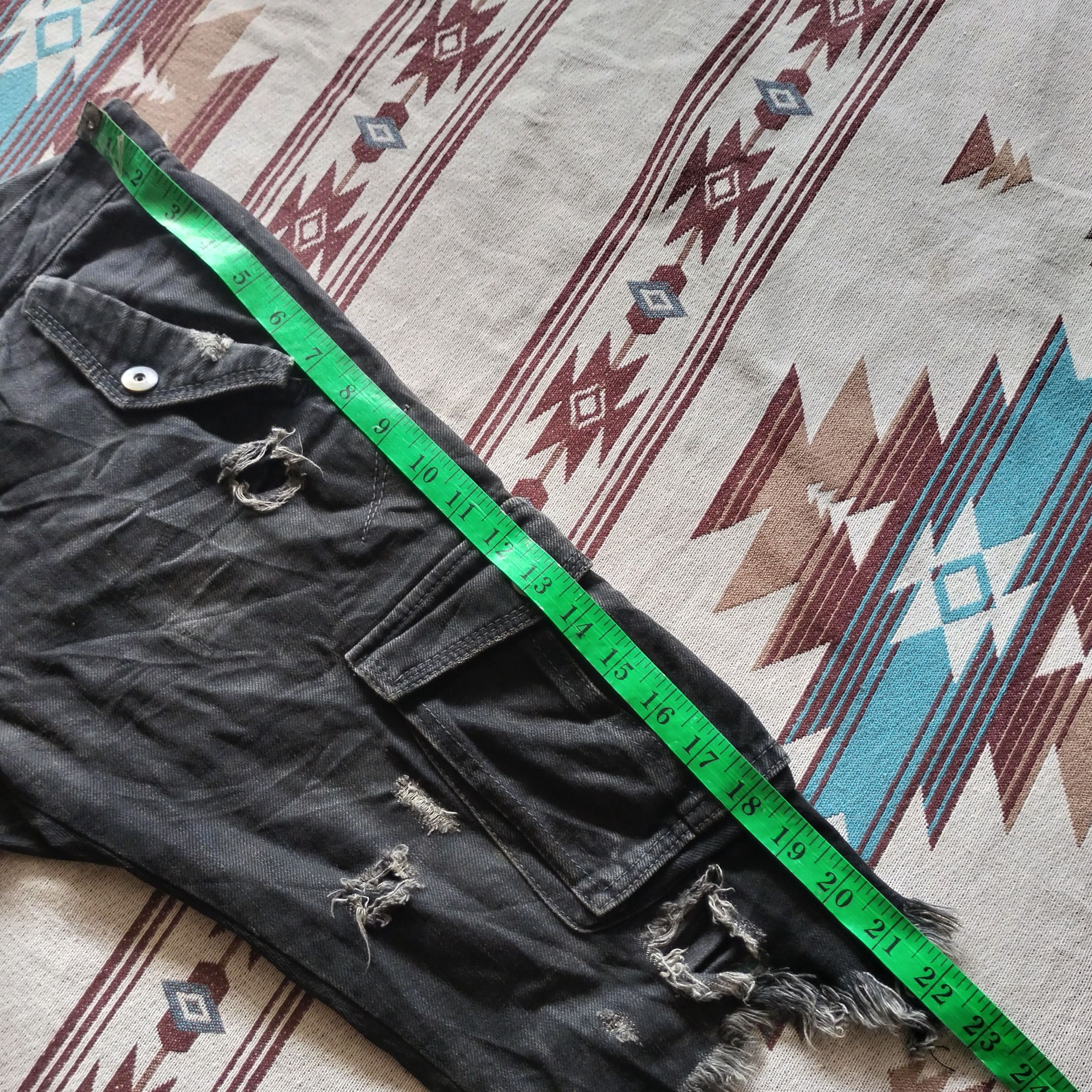 GOSTAR DE FUGA Fuga japan distressed cargo short denim Size US 33 - 18 Thumbnail