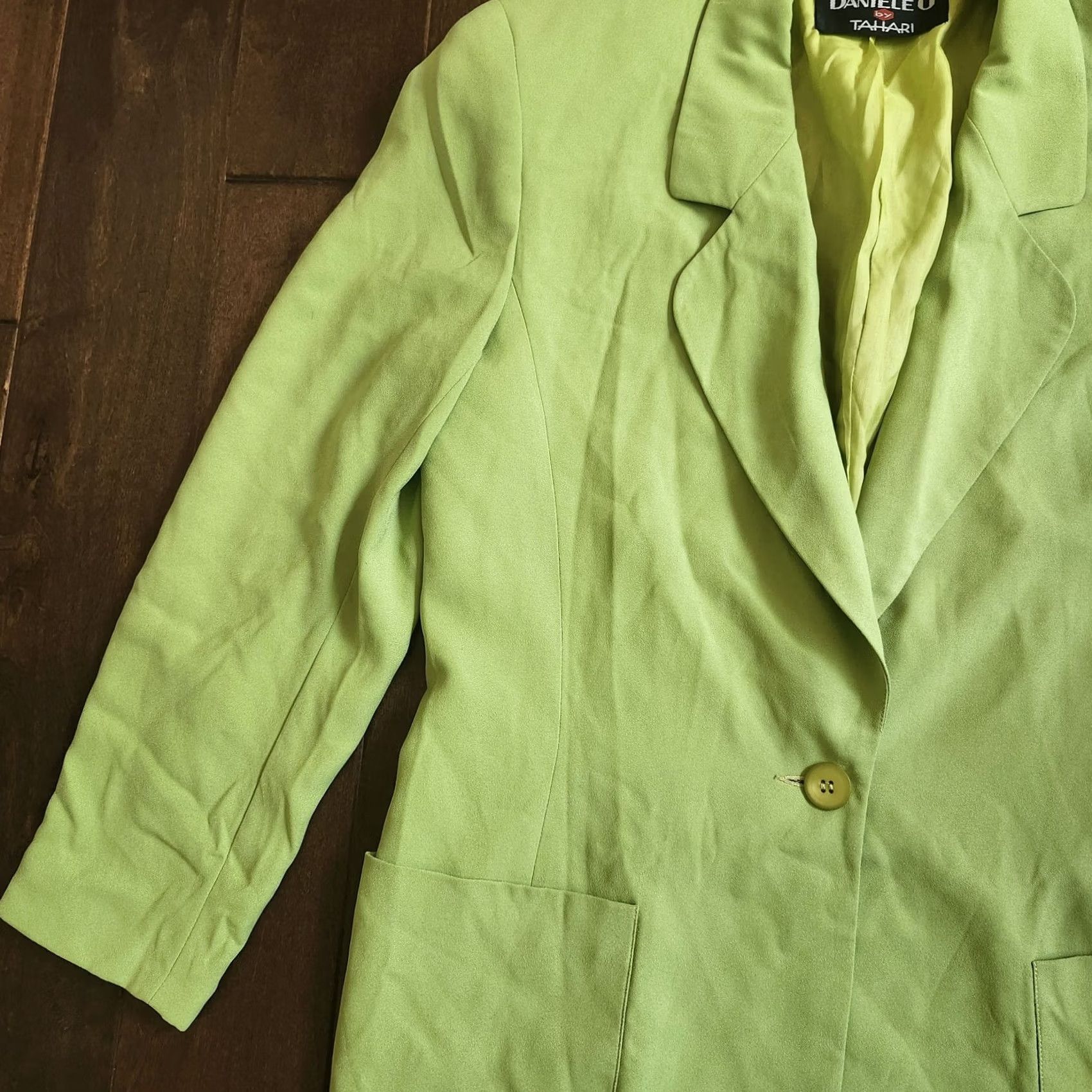 Vintage Tahari Daniele O by Tahari Women's Blazer Green One Button Size 10 Dry Clean Only Stains Vintage No Regular Jacket Mens? Size L / US 10 / IT 46 - 5 Thumbnail