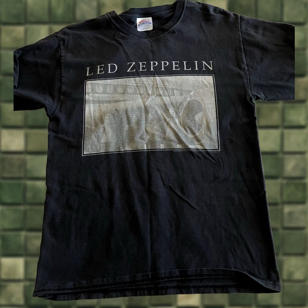 Vintage VINTAGE Led Zeppelin Rock Band Tee T-shirt Graphic Adult Large T-Shirt Black Men LED Cotton 2005 Y2K Rock Band Mens Large Black LED Graphic Shirt Size US M / EU 48-50 / 2 - 1 Thumbnail