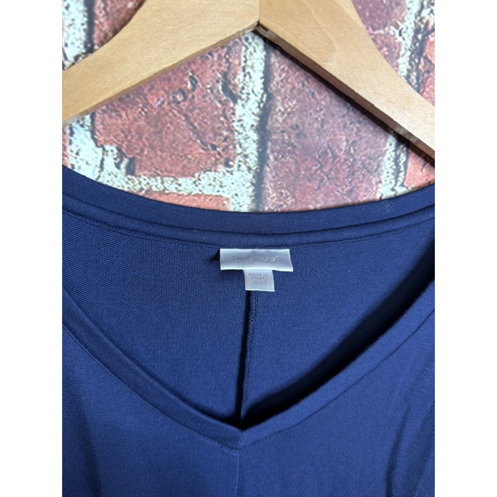 Avenue Avenue Blouse Shirt Womens Plus Size 26/28 Blue Colorblock 3/4 Sleeve Viscose Knit Top Size 4XL / US 24-26 - 2 Thumbnail
