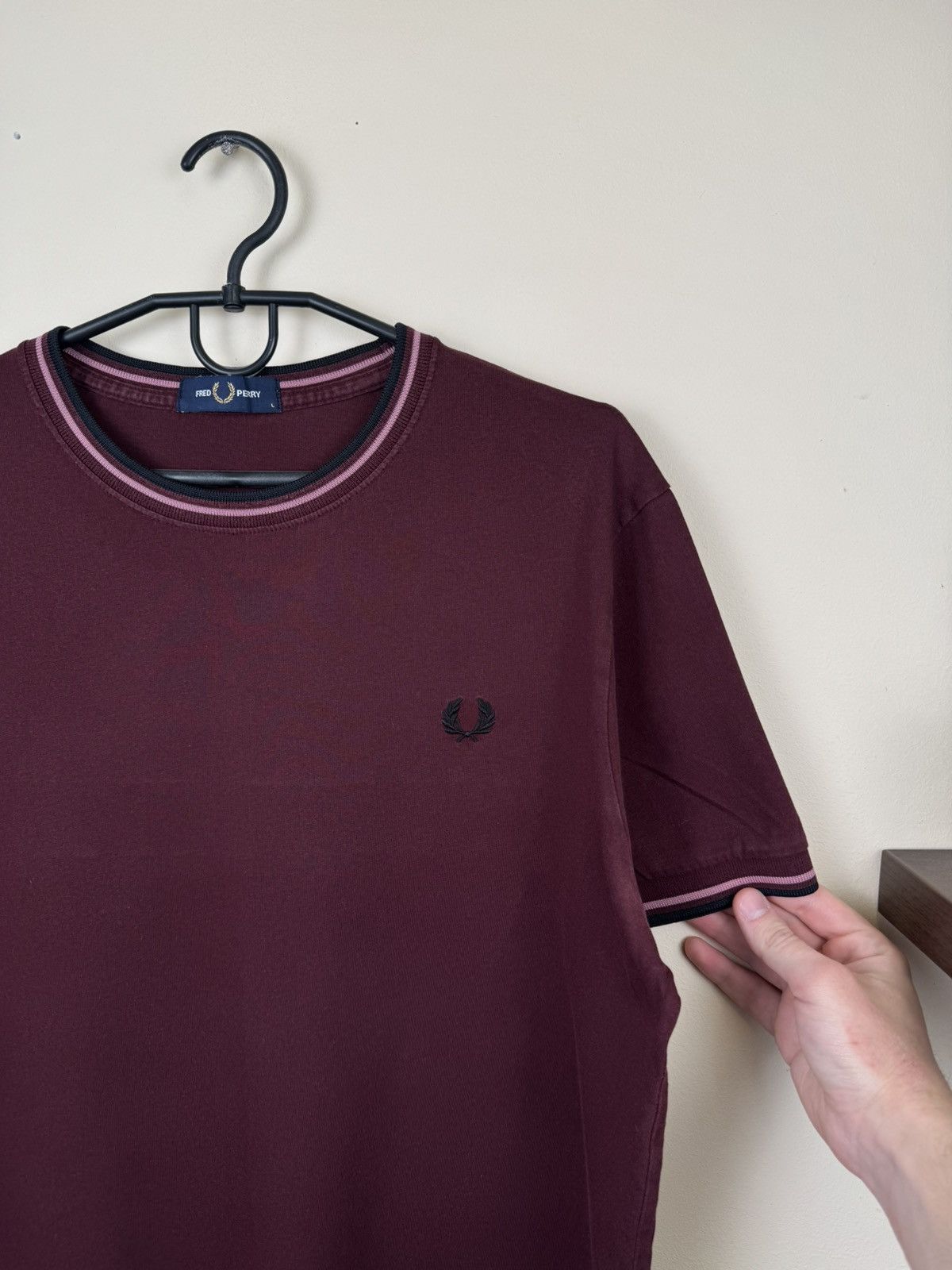 Fred Perry Fred Perry T shirt Burgundy Casual Street L Hype Rare Size US L / EU 52-54 / 3 - 4 Thumbnail