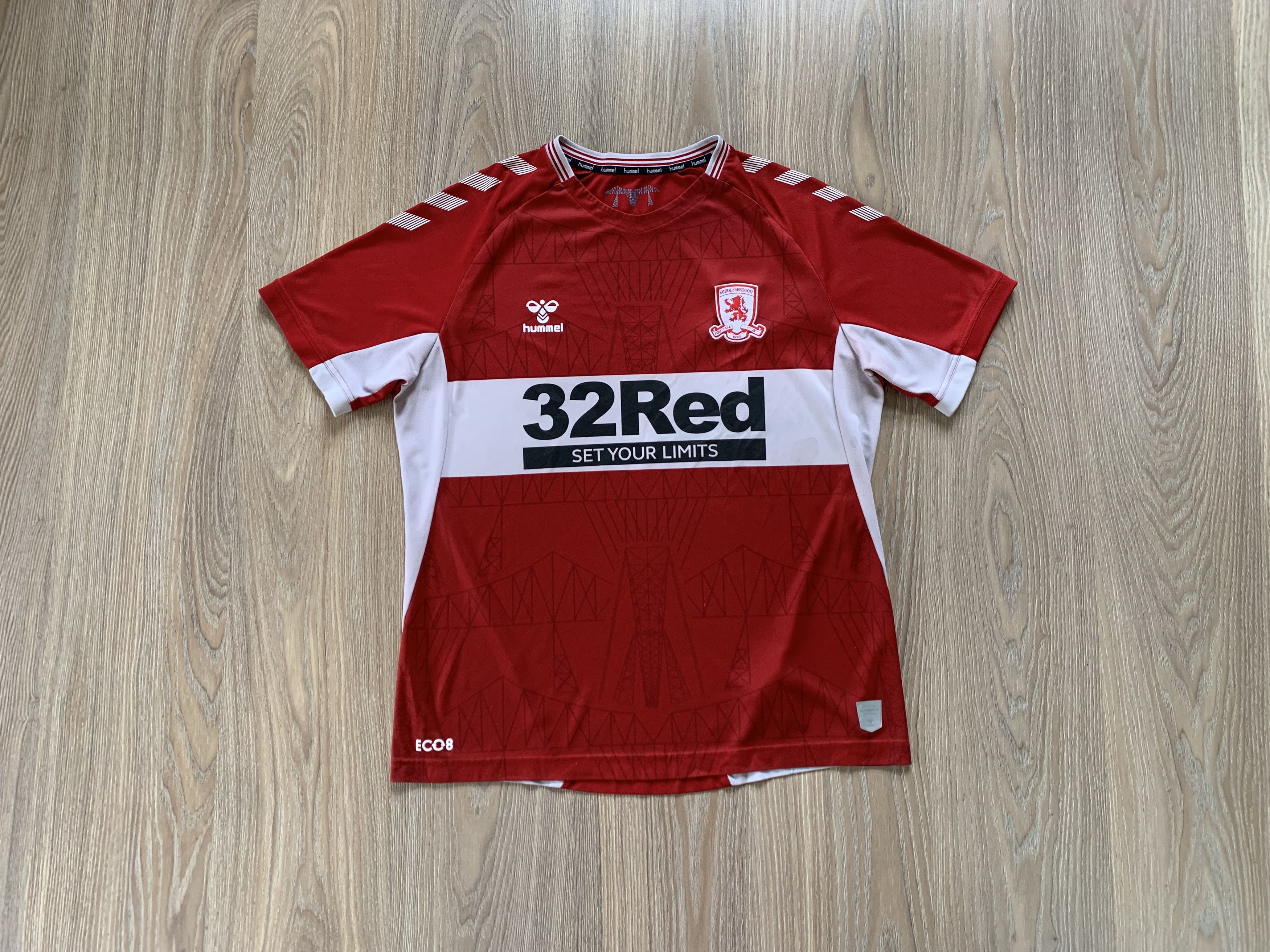 Hummel Hummel Middlesbrough FC Home Soccer Jersey 21-22 Size US M / EU 48-50 / 2 - 1 Thumbnail