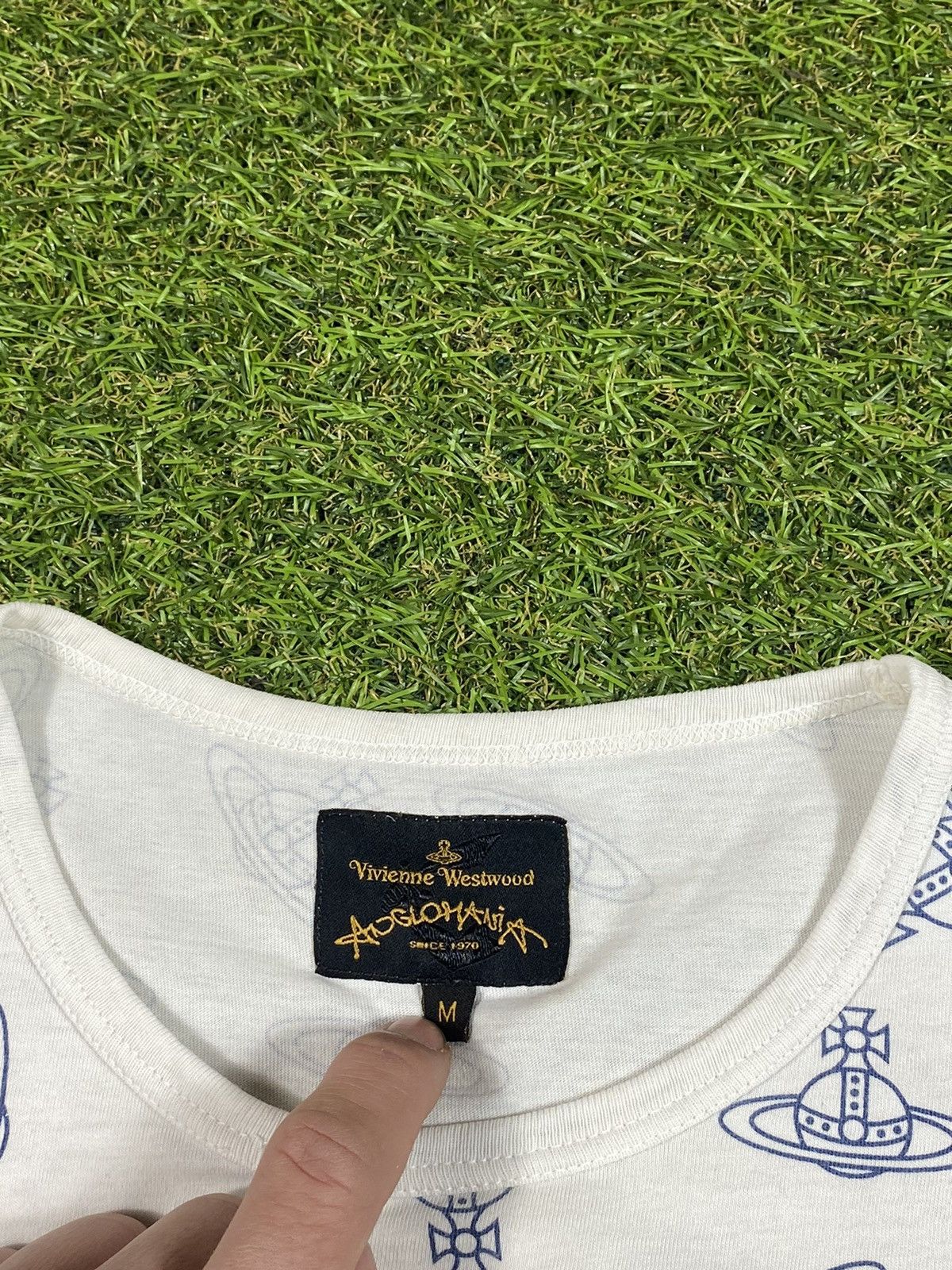 Vivienne Westwood Vivienne Westwood Anglomania Time Machine Orb tee size M Size US M / EU 48-50 / 2 - 8 Thumbnail