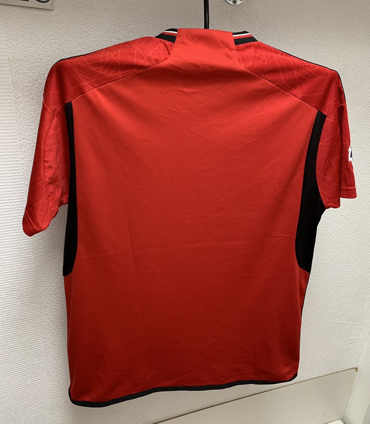 Adidas Manchester United adidas soccer jersey 2023/24 L sz Size US L / EU 52-54 / 3 - 2 Thumbnail