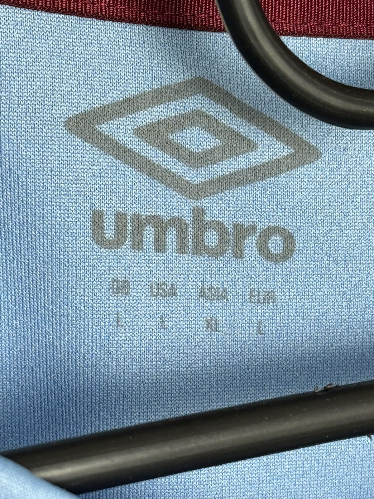Umbro Burnley 19/20 Away Football Jersey Size US L / EU 52-54 / 3 - 16 Thumbnail