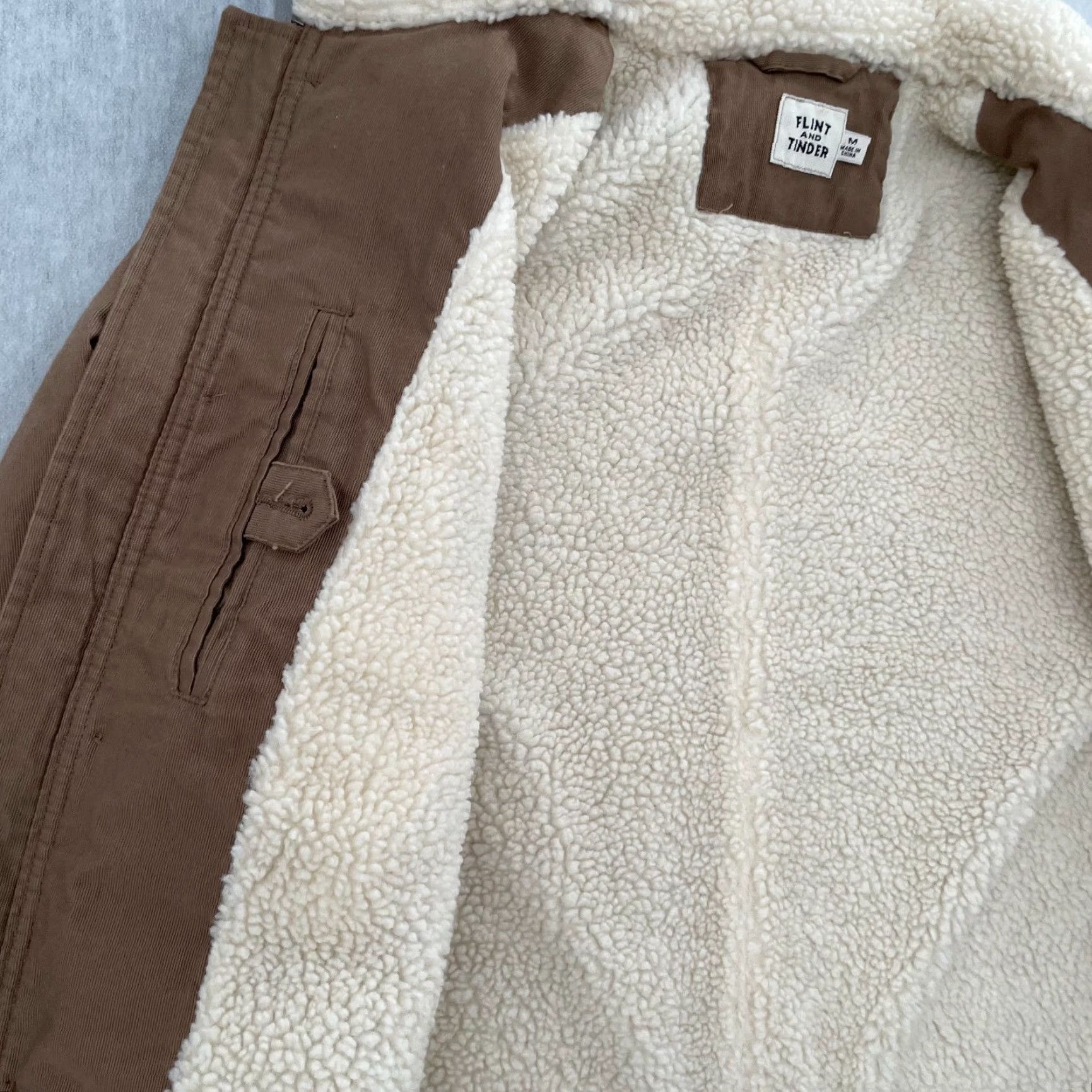 Flint And Tinder Flint and Tinder Jacket Adult Medium Brown Sherpa Fleece Deck Military Bomber M Shirt? Size US M / EU 48-50 / 2 - 5 Thumbnail