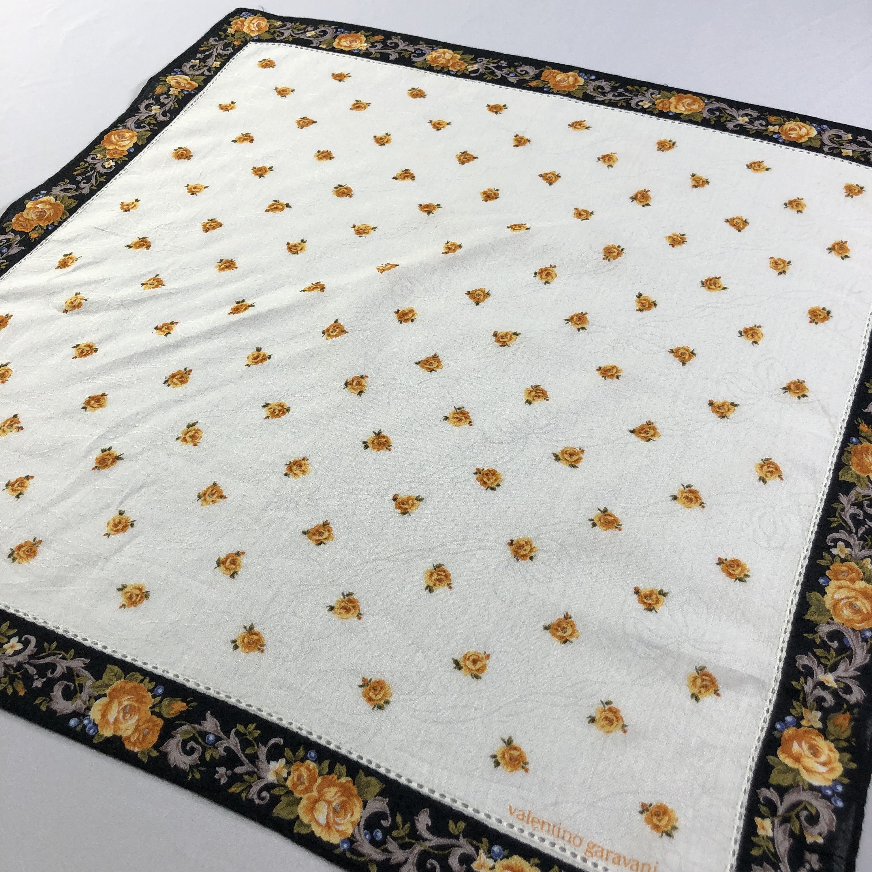 Vintage VaLENTino GarAVAni Handkerchief Neckerchief Bandana H2193 Size ONE SIZE - 3 Thumbnail