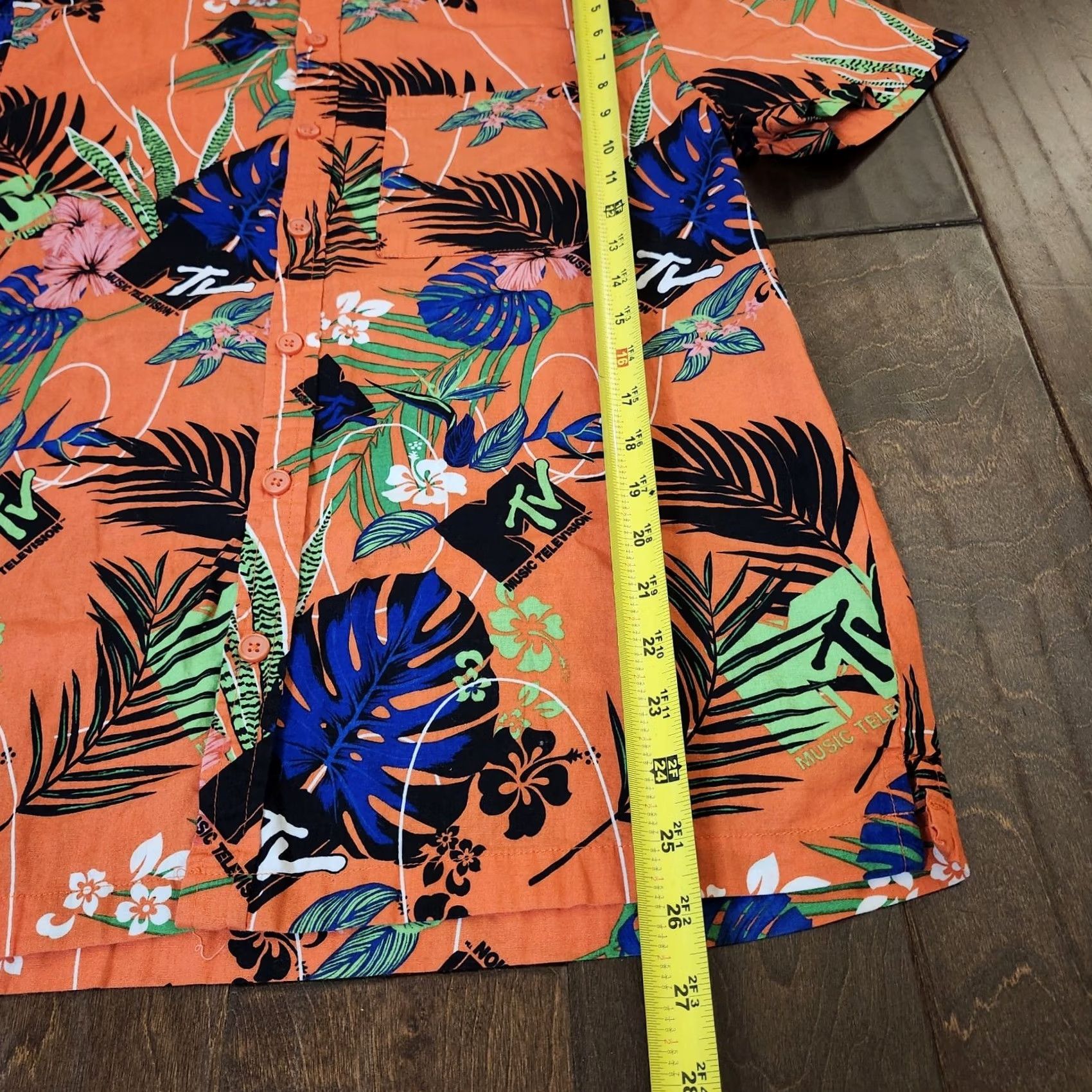 Logo 7 MTV Hawaiian Shirt Adult Large Orange Floral Logo Button Up Short Sleeve Mens Size US L / EU 52-54 / 3 - 7 Thumbnail