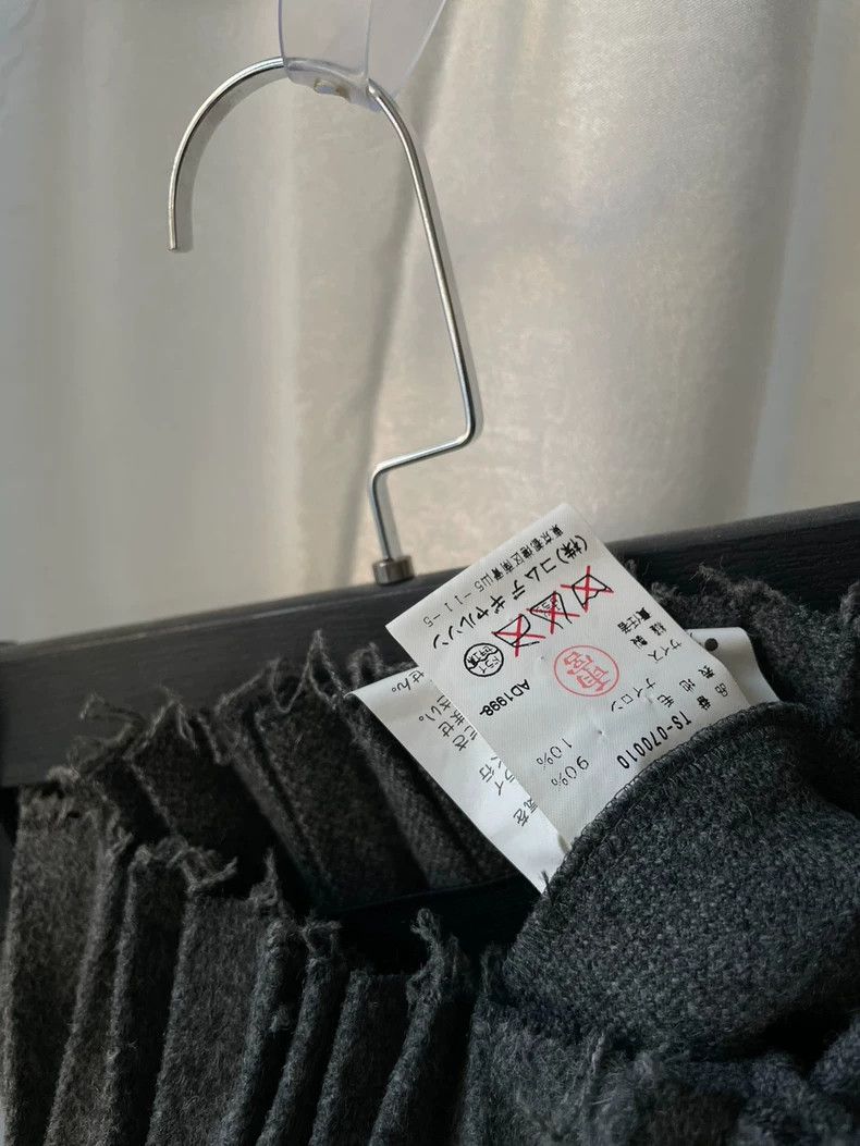Comme des Garcons Comme des Garcons size os Medieval wool dark grey pleated Size 25" / US 0 / IT 36 - 5 Thumbnail