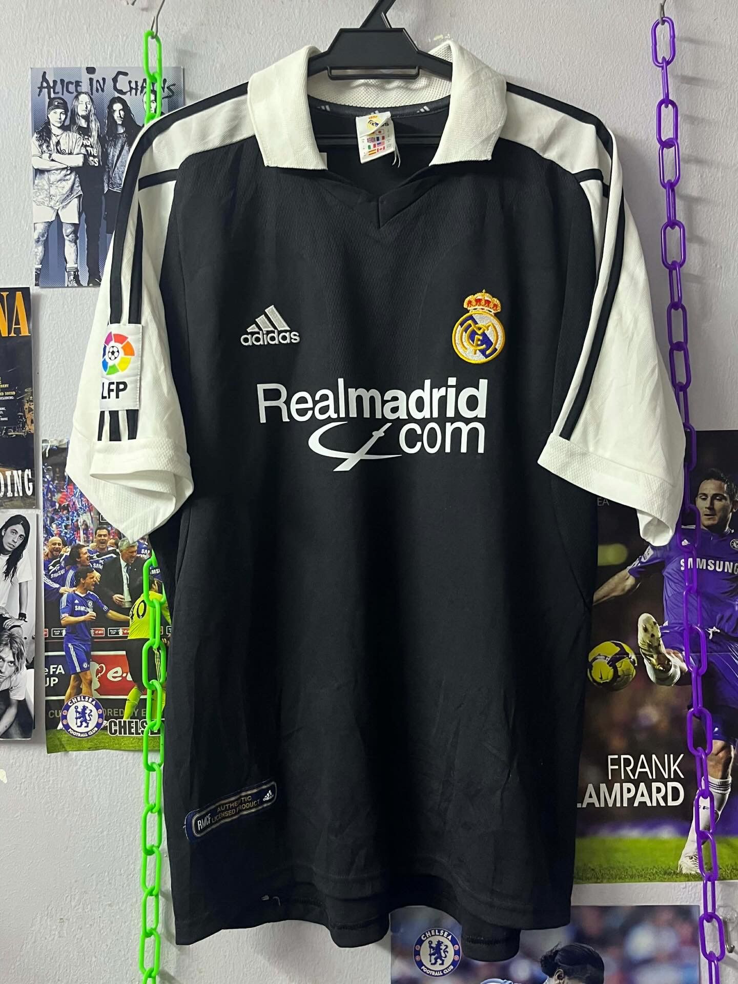 Other Jersey Real Madrid 2001 - 02 Away Shirt Original Kit Zidane Size US M / EU 48-50 / 2 - 1 Thumbnail