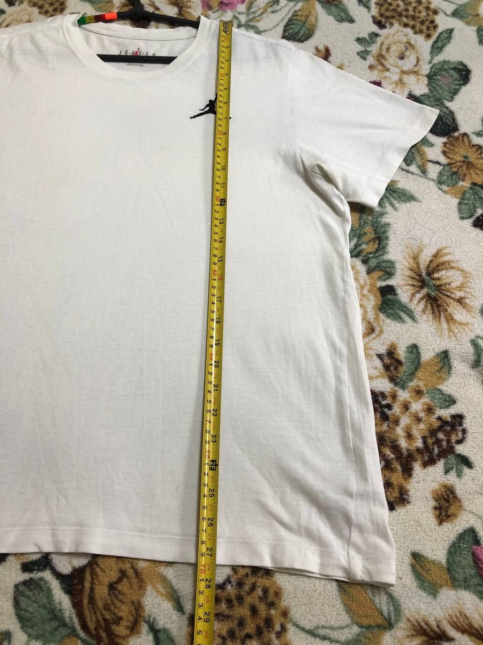 Jordan Brand MENS NIKE AIR JORDAN WHITE BASIC SHORT SLEEVE TOP Size US L / EU 52-54 / 3 - 10 Thumbnail