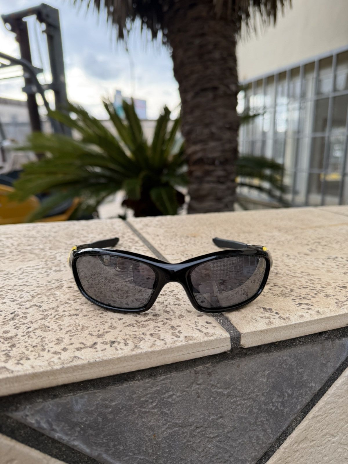 Oakley Oakley Sunglasses STRAIGHT Yellow/Black 12-792 Size ONE SIZE - 2 Thumbnail