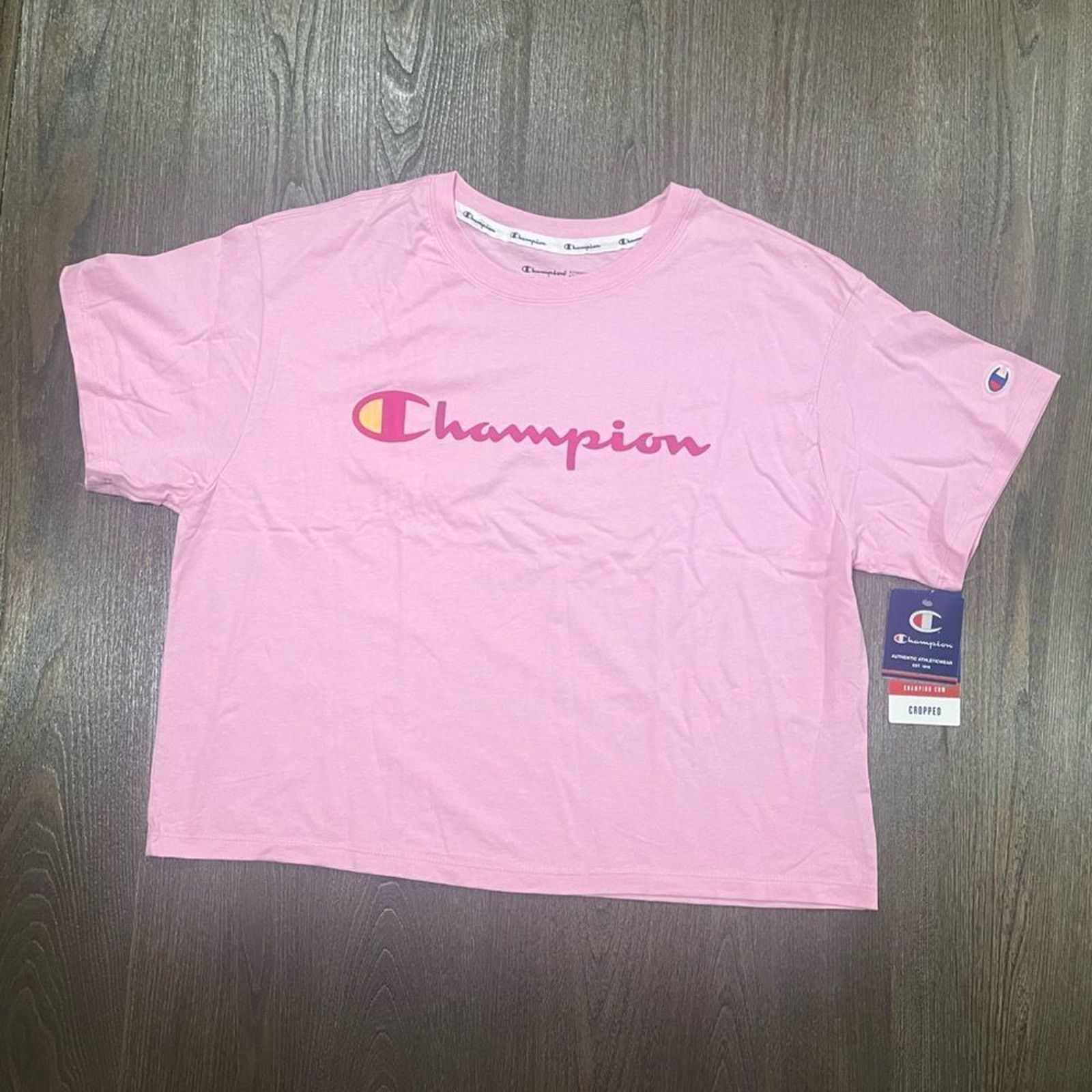 Champion NWT Champion Pink Red Graphic Crop Top - Size 1X Size XL / US 12-14 / IT 48-50 - 1 Thumbnail