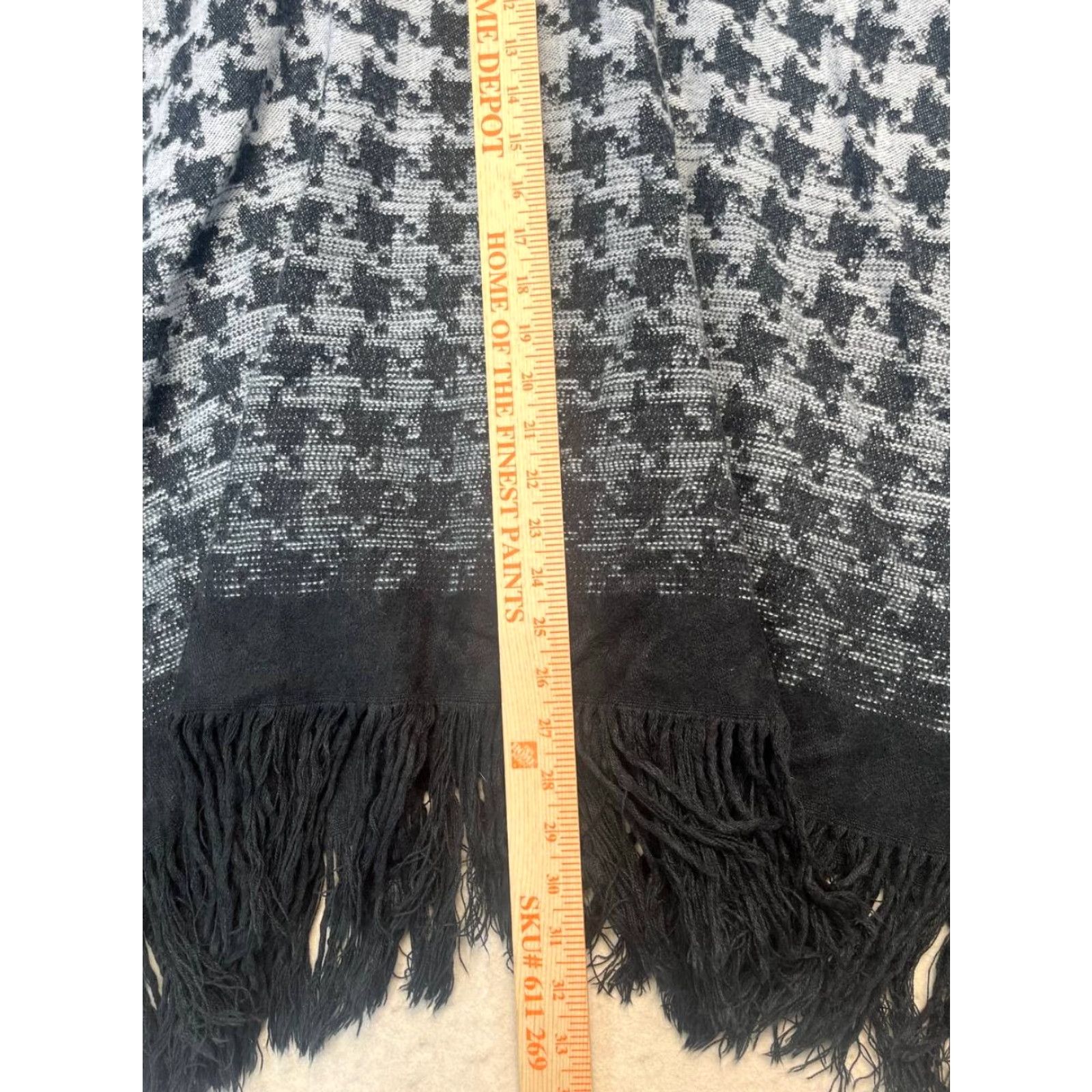 Vintage Marc New York by Andrew Mark Poncho Shawl One Size Black Gray Open Front Collarless Lightweight Sequin Holiday Women Size ONE SIZE - 3 Thumbnail