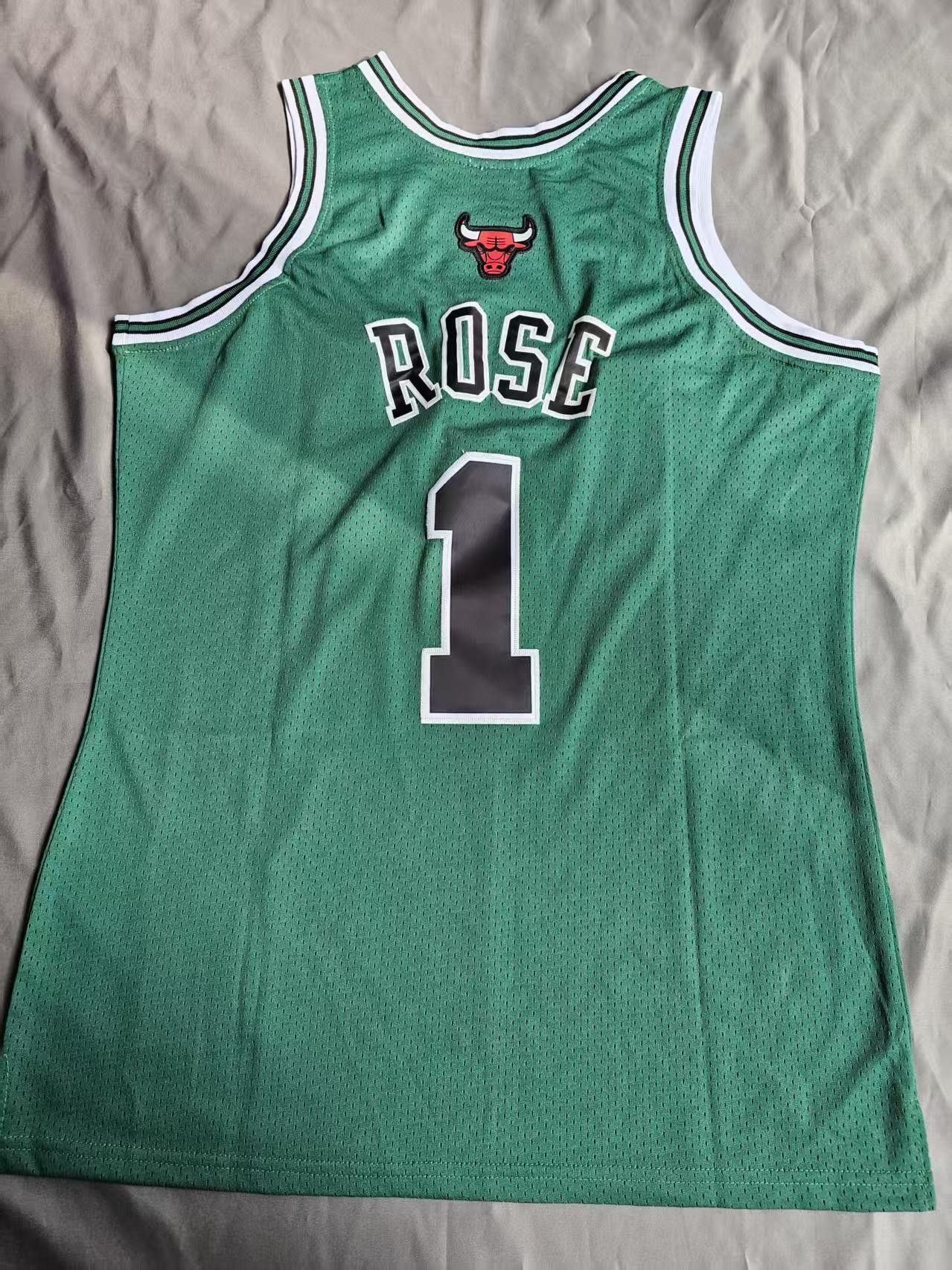 NBA #1 Derrick Rose Jersey Bulls 2008 09 Size US L / EU 52-54 / 3 - 1 Thumbnail