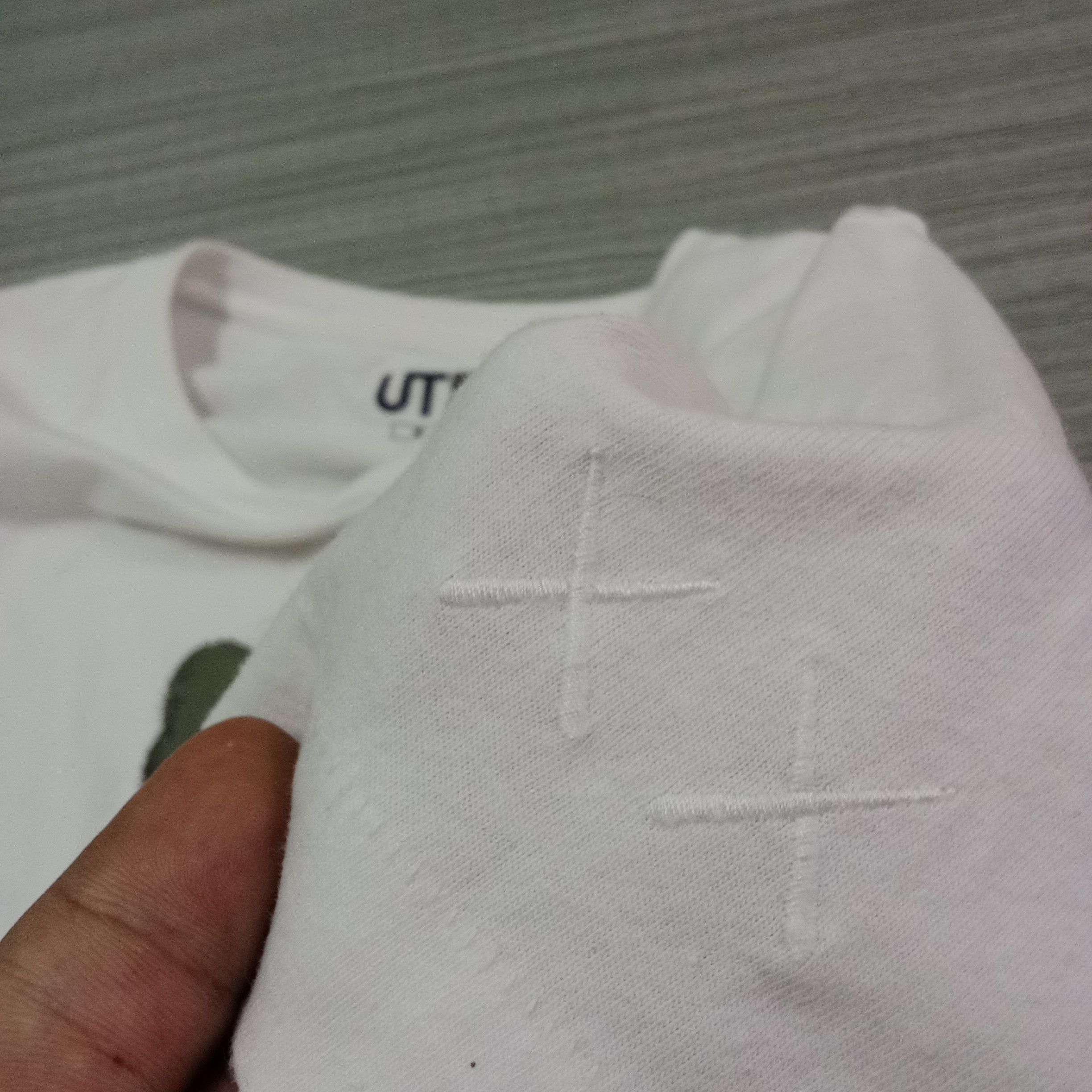 Japanese Brand Uniqlo x Kaws tee Size US M / EU 48-50 / 2 - 10 Thumbnail