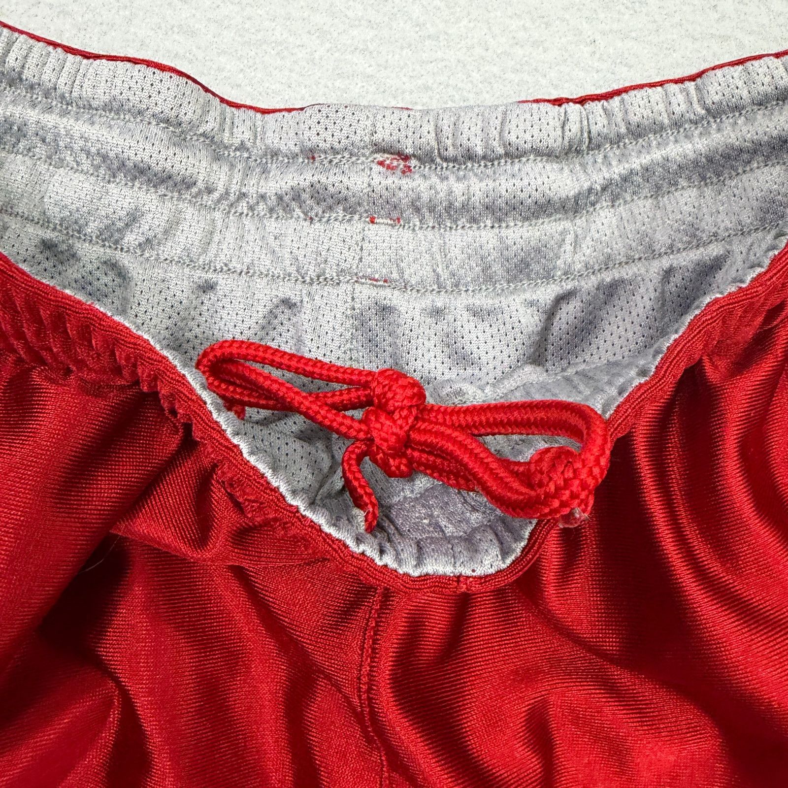 Adidas Vintage Adidas Reversible Shorts Medium Red Gray Athletic Size US 32 / EU 48 - 4 Thumbnail