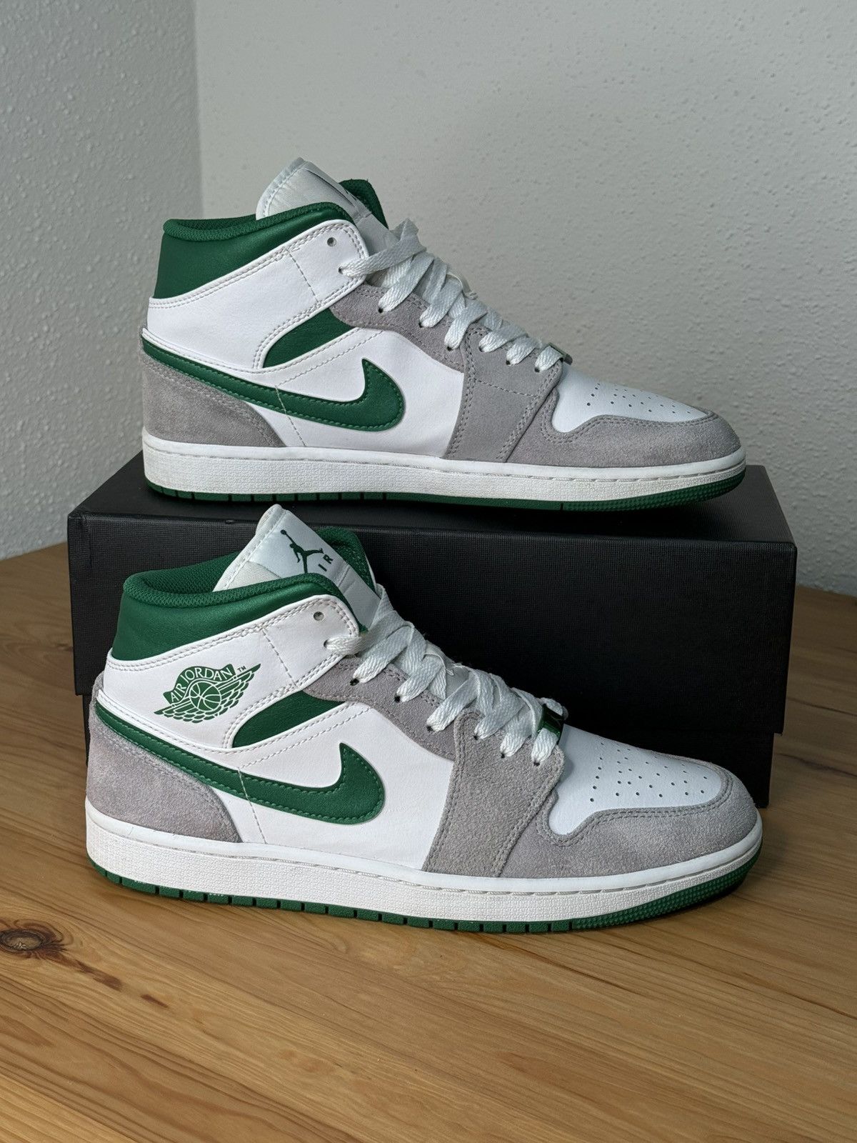 Jordan Brand Nike Air Jordan 1 Mid Grey Green Size US 9.5 / EU 42-43 - 4 Thumbnail