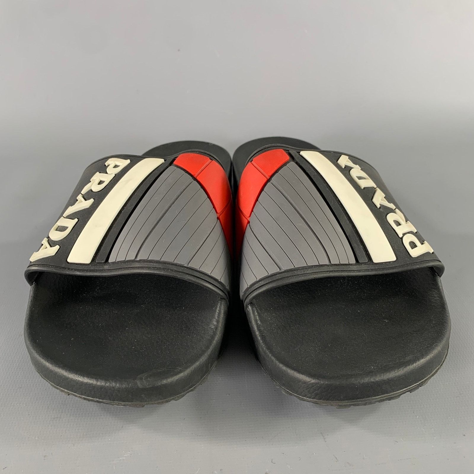 Prada PRADA Size 8 Black & White Logo Rubber Slide Sandals Size US 8 / EU 41 - 4 Thumbnail