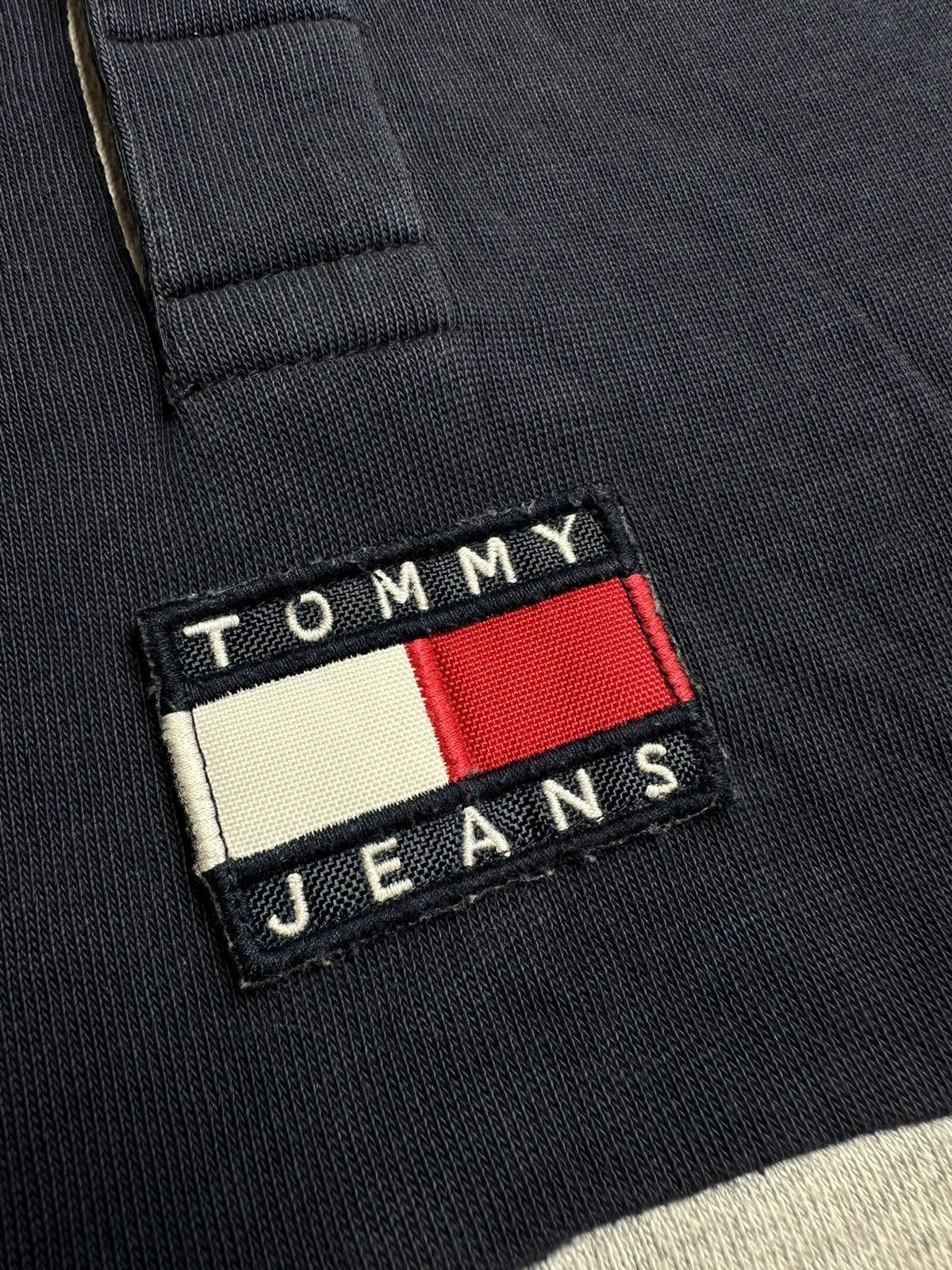 Tommy Hilfiger Tommy Hilfiger Vintage StreetWear Polo Size US M / EU 48-50 / 2 - 5 Thumbnail