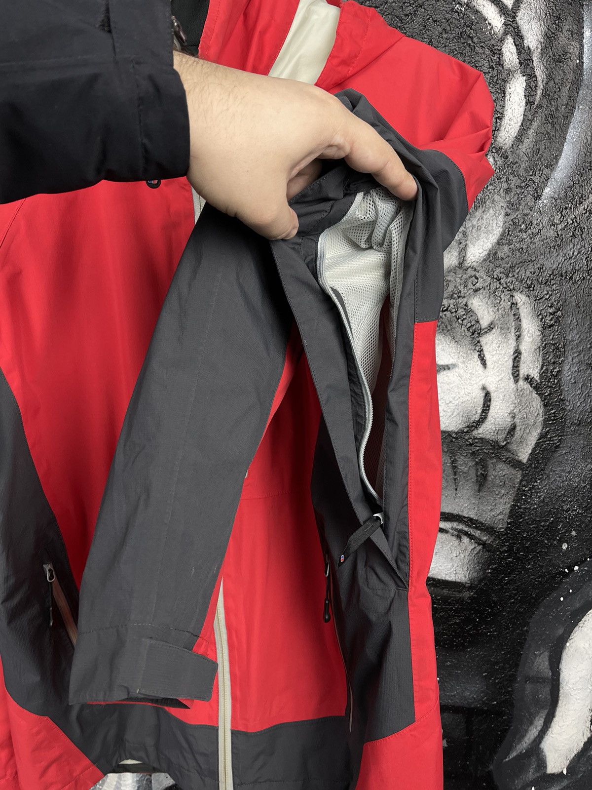 Berghaus Berghaus Gore-Tex Outdoor Red Full Zip Jacket Men’s Size L Size US L / EU 52-54 / 3 - 18 Thumbnail