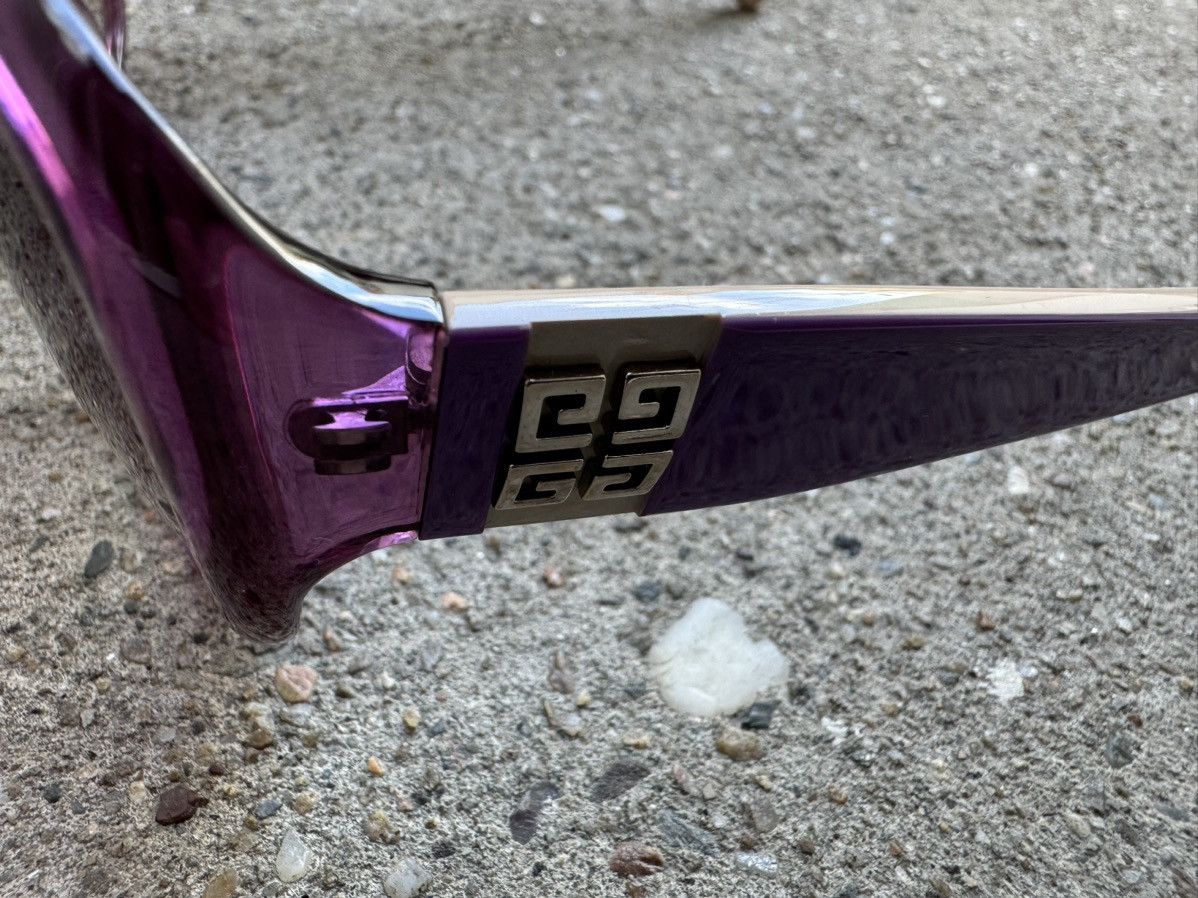 Givenchy Givenchy SGV-760 sunglasses w/ original case… Size ONE SIZE - 4 Thumbnail