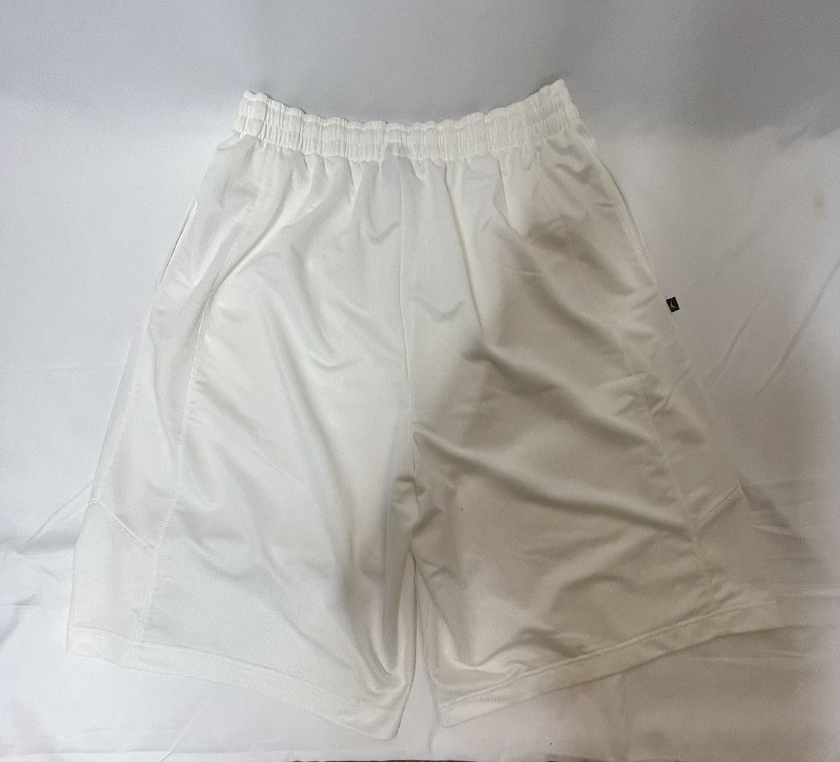 Jordan Brand Huf Nike sb vans shorts yeezy supreme jordan kith off white Size US 44 / EU 60 - 2 Thumbnail