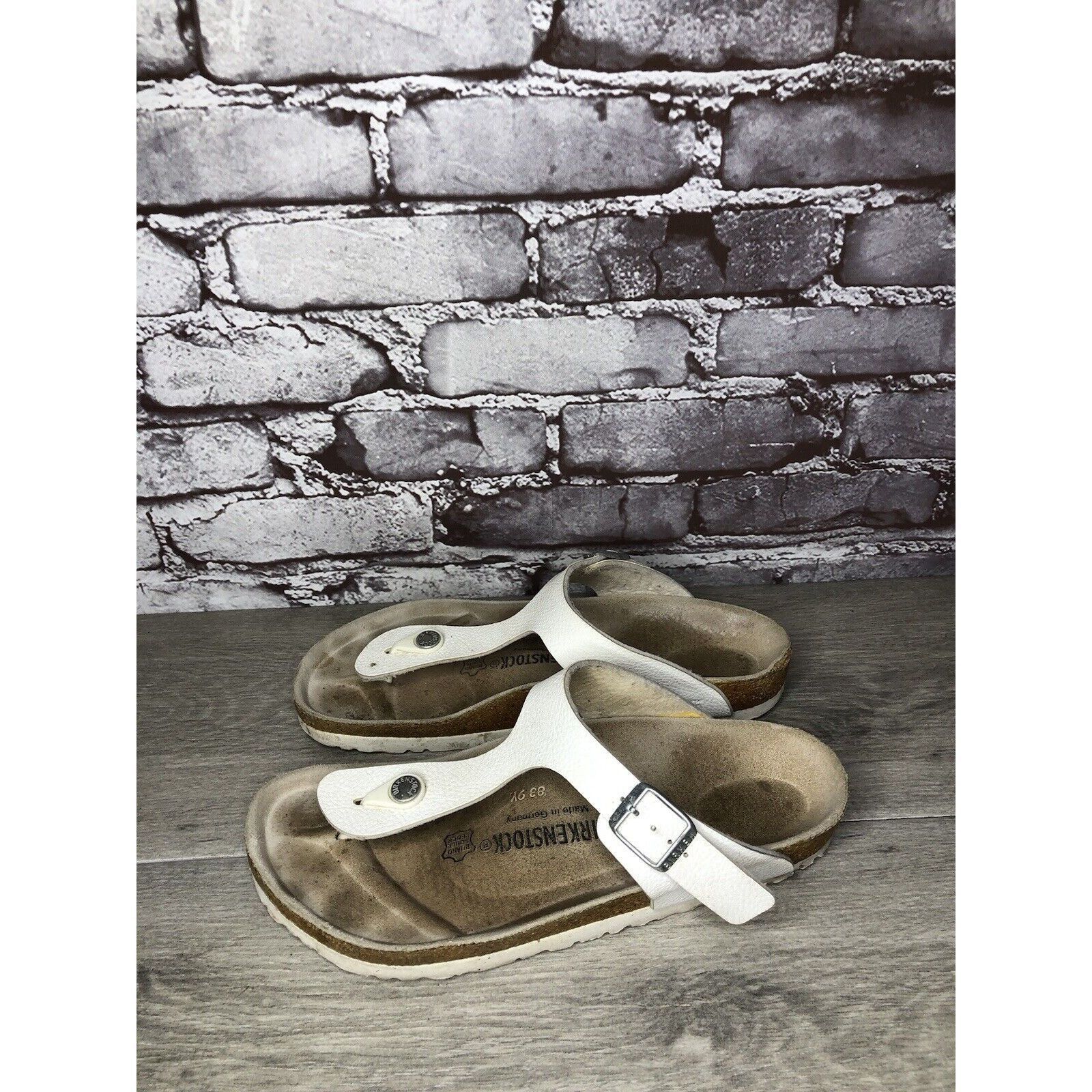 Birkenstock Birkenstock Gizeh White Leather Buckle Strap Cork Sandals Wo Size US 8.5 / IT 38.5 - 18 Thumbnail
