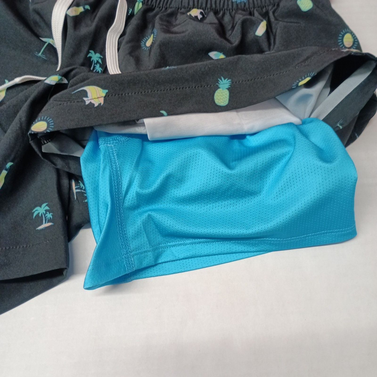 Chubbies Chubbies Mens The Beach Swim Trunks Size M Medium 5.5 Inseam Size US 30 / EU 46 - 6 Thumbnail