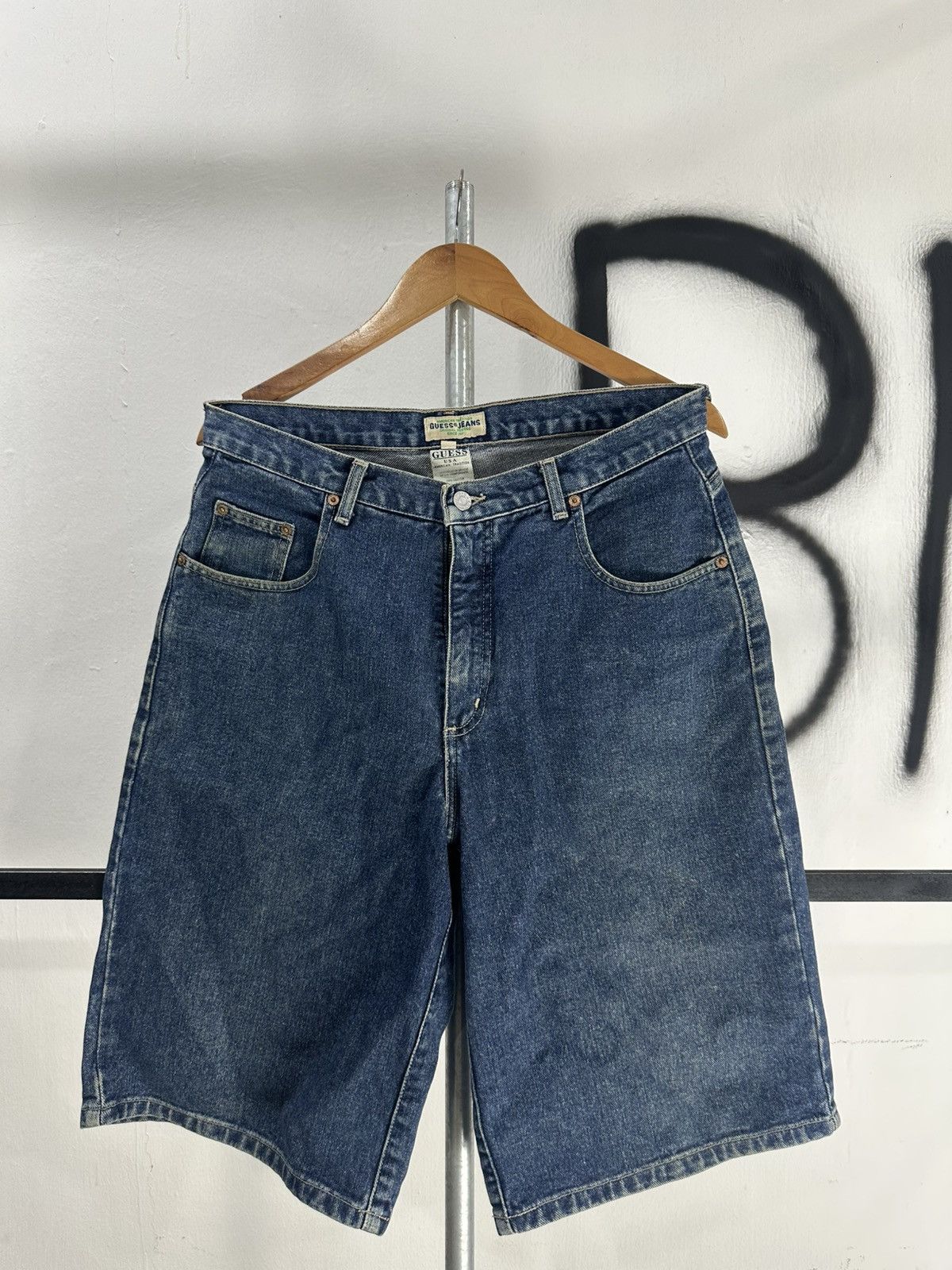 Guess Vintage Guess Baggy Denim Jorts Size US 33 - 1 Thumbnail