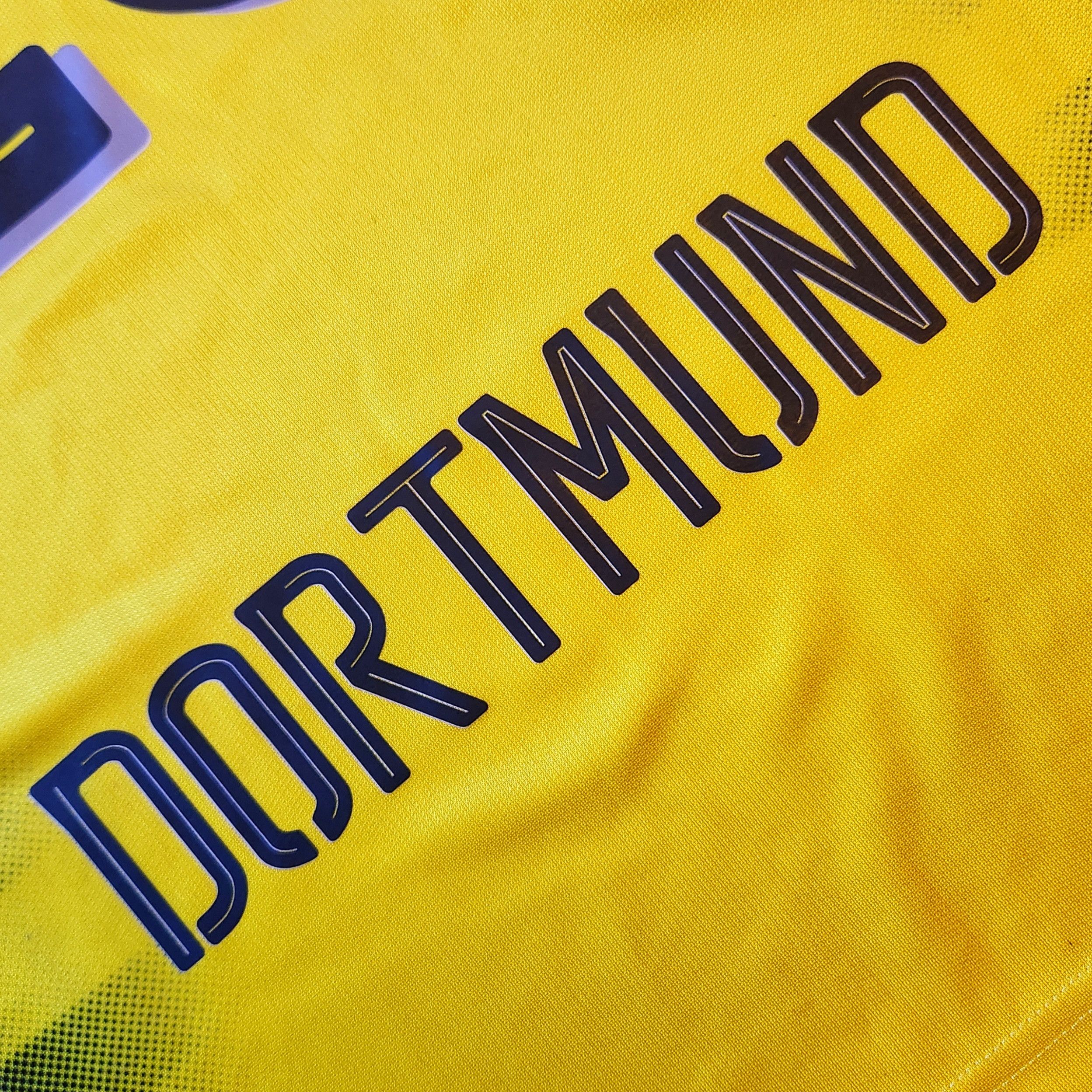 Puma Borussia BVB Dortmund KAGAWA 2017-2018 17/18 European Home Size US M / EU 48-50 / 2 - 7 Thumbnail