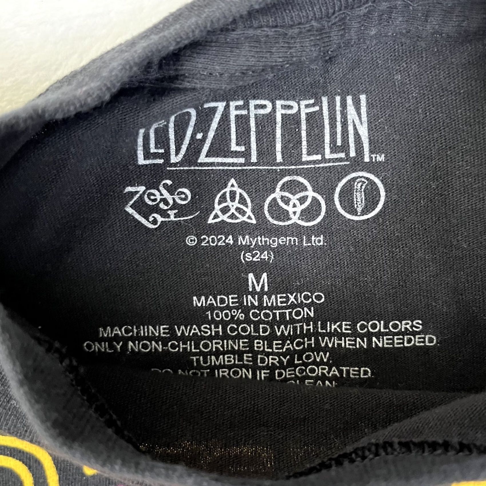Vintage Led Zeppelin T-Shirt Mens M Black Graphic Print Crew Neck Short Sleeve Retro 1977 Tour USA Band Rock Music Vintage No N/A Size US M / EU 48-50 / 2 - 5 Thumbnail