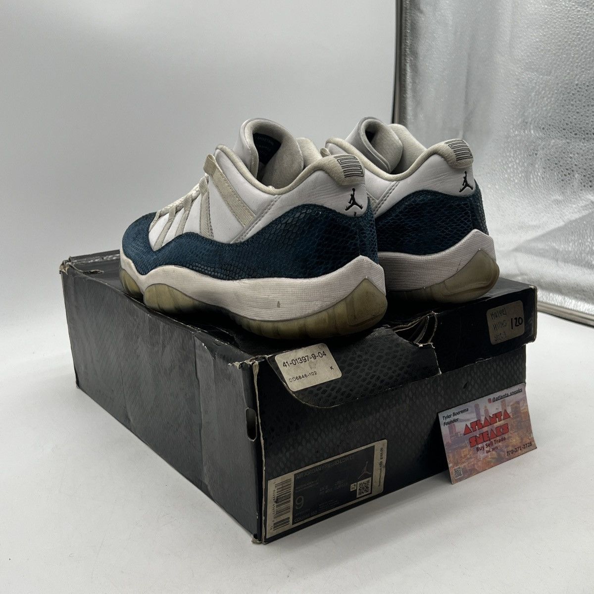 Jordan Brand Air Jordan 11 Low navy snakeskin Size US 9 / EU 42 - 4 Thumbnail
