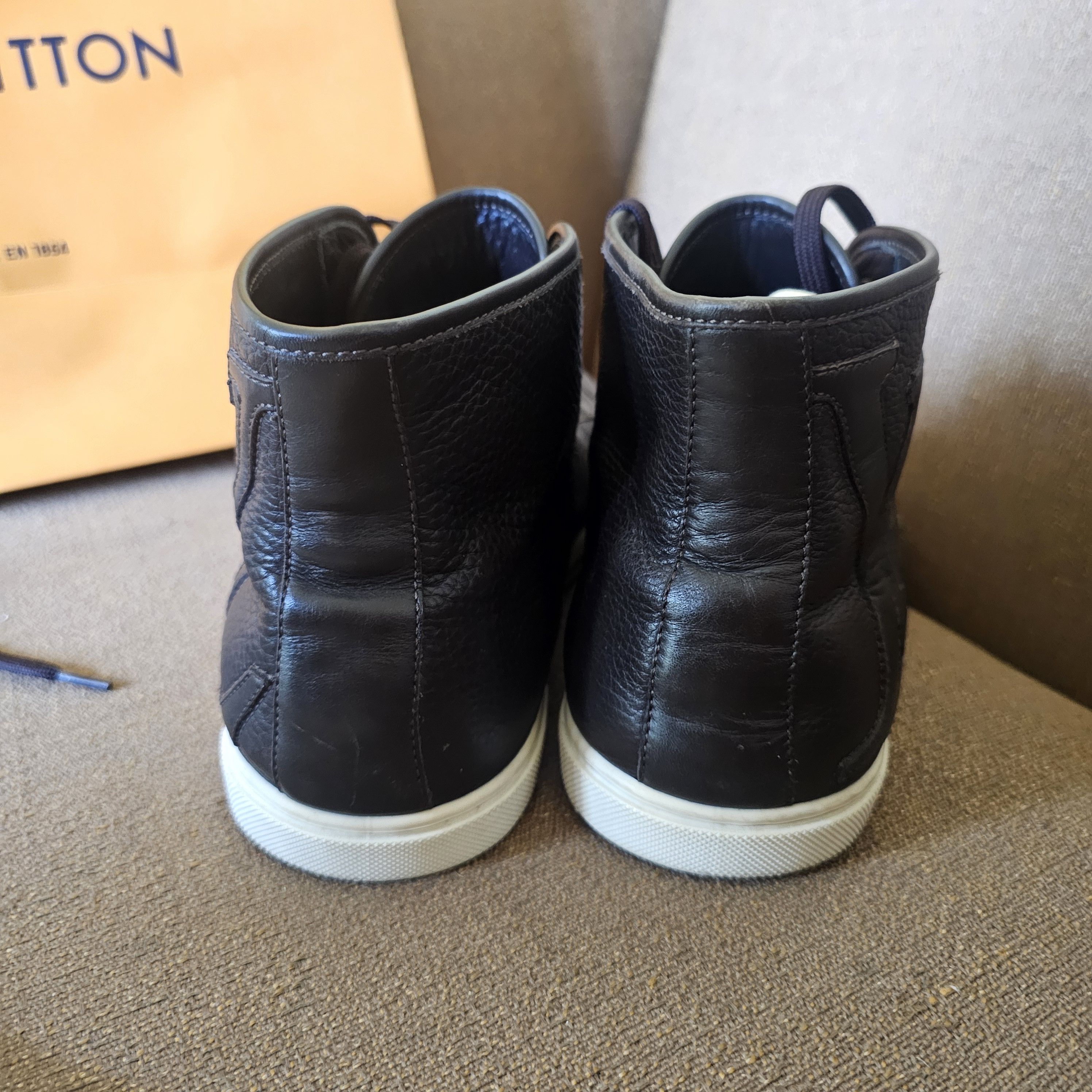 Louis Vuitton Louis Vuitton High Top Leather Brown Sneakers LV Sz 9, US 10 Size US 10 / EU 43 - 4 Thumbnail