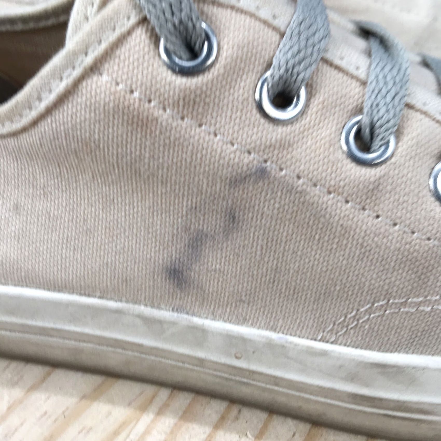 H&M H&M Shoes Womens 9 Mens 7.5 Casual Sneakes White Canvas Lace Up Low Top Comfort Size M / US 6-8 / IT 42-44 - 5 Thumbnail