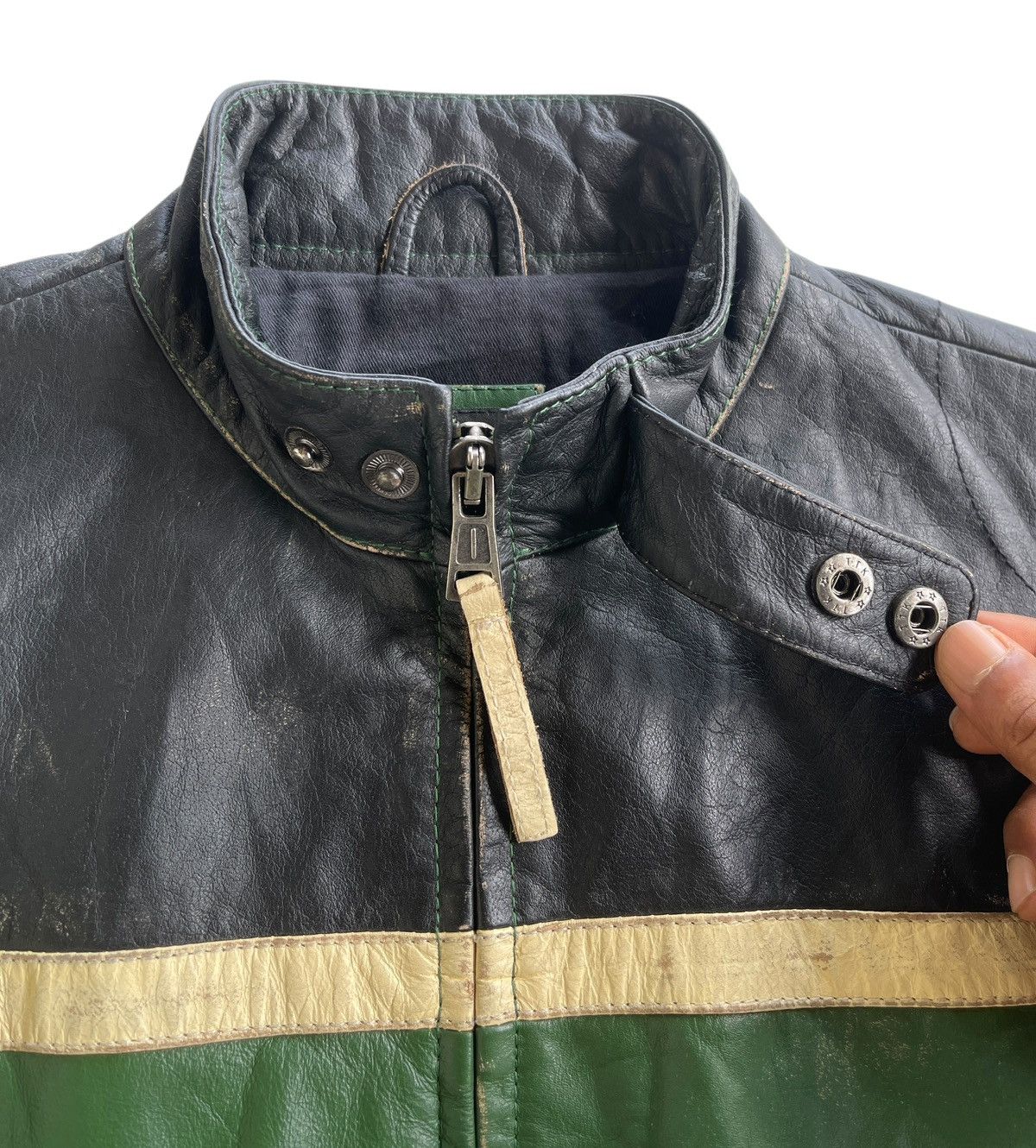 Vintage Vintage Buffalo Leather Bikers Jacket Size US L / EU 52-54 / 3 - 8 Thumbnail