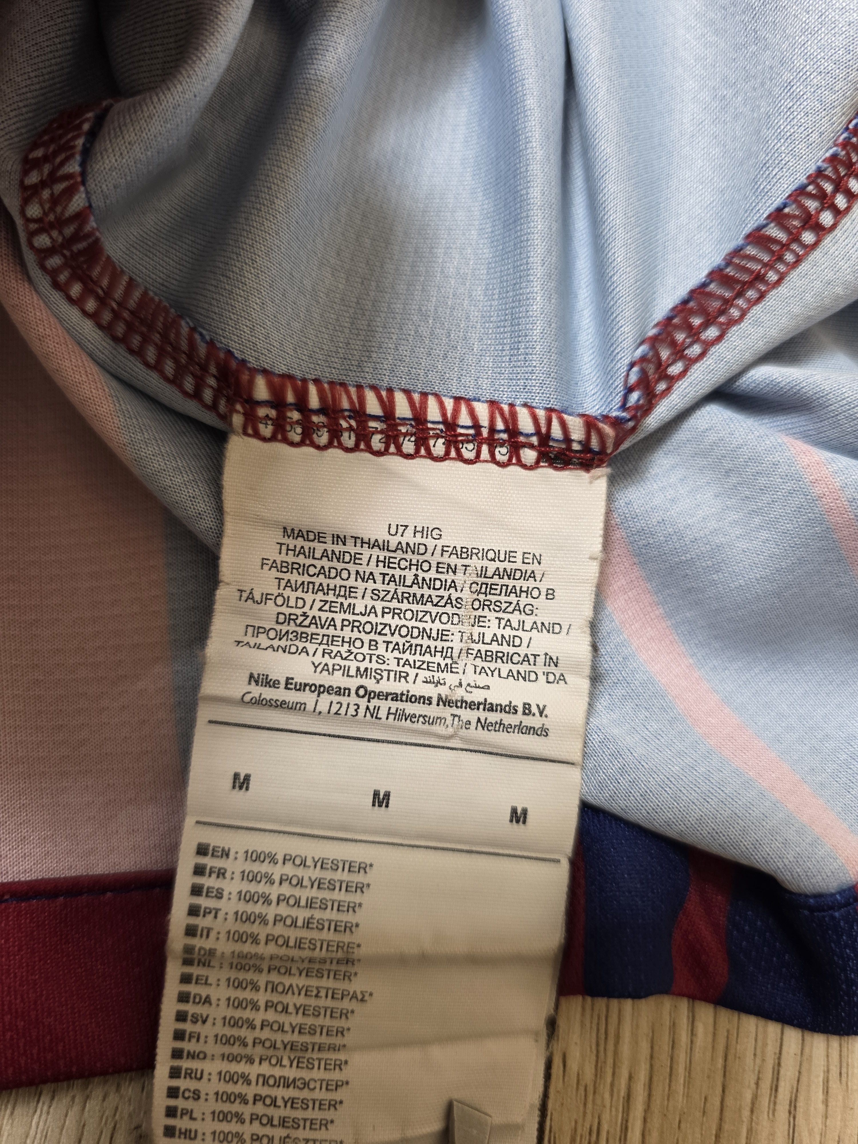Nike BARCELONA 2016 2017 HOME SUAREZ FOOTBALL SHIRT SOCCER JERSEY Size US M / EU 48-50 / 2 - 10 Thumbnail