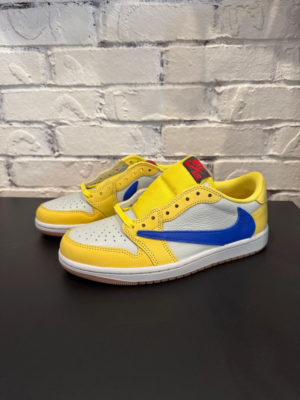 Jordan Brand × Travis Scott Travis Scott Canary Yellow (Size 5M / 6.5W) Size US 6.5 / IT 36.5 - 2 Thumbnail