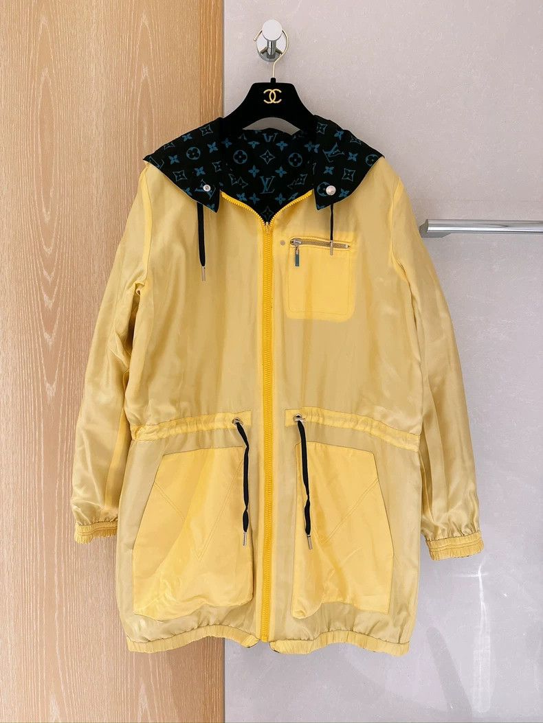Louis Vuitton Louis Vuitton size 36 Stormtrooper jacket with full logo j Size US M / EU 48-50 / 2 - 3 Thumbnail