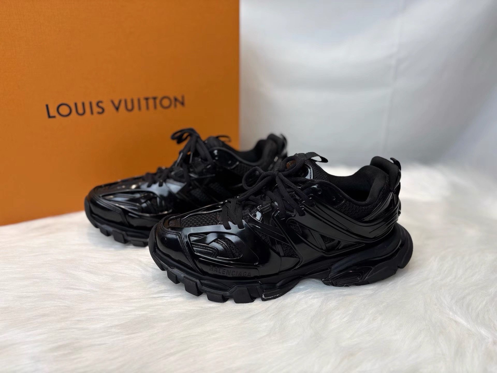Balenciaga Balenciaga Track Embossed Logo Dad Shoes K36 Size US 10 / EU 43 - 1 Thumbnail