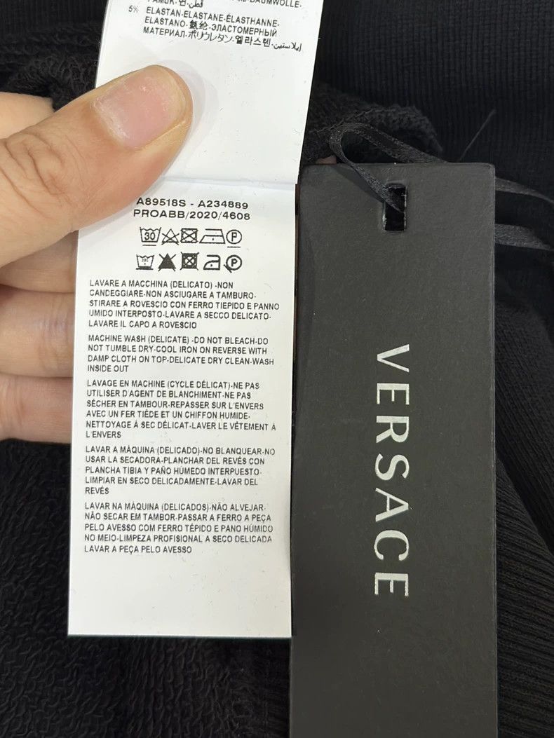 Versace Versace Men's embroidered crew neck sweatshirt with long s Size US L / EU 52-54 / 3 - 7 Thumbnail
