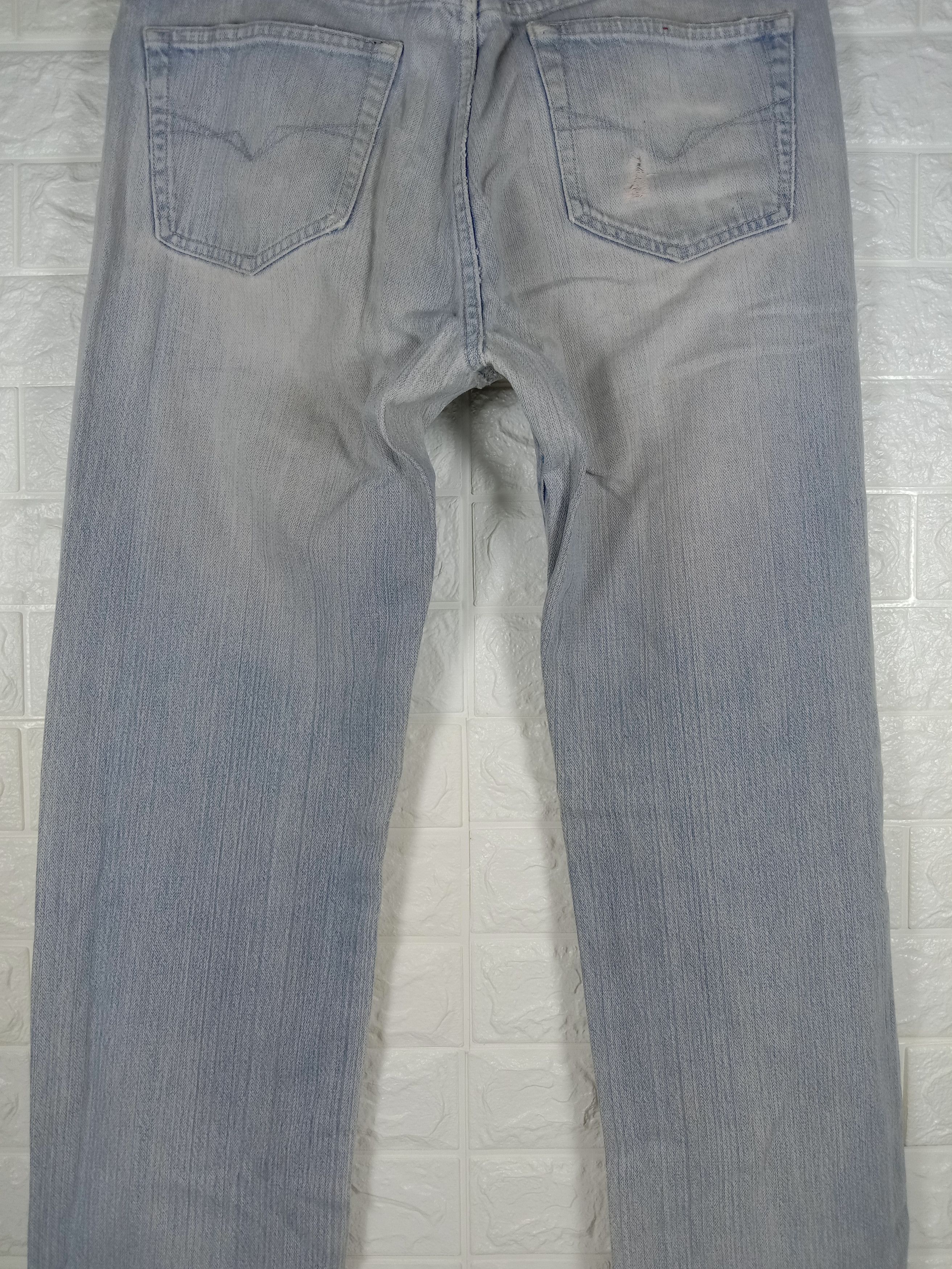 Guess Vintage Guess Light Wash Jeans Distressed Denim Size US 36 / EU 52 - 7 Thumbnail
