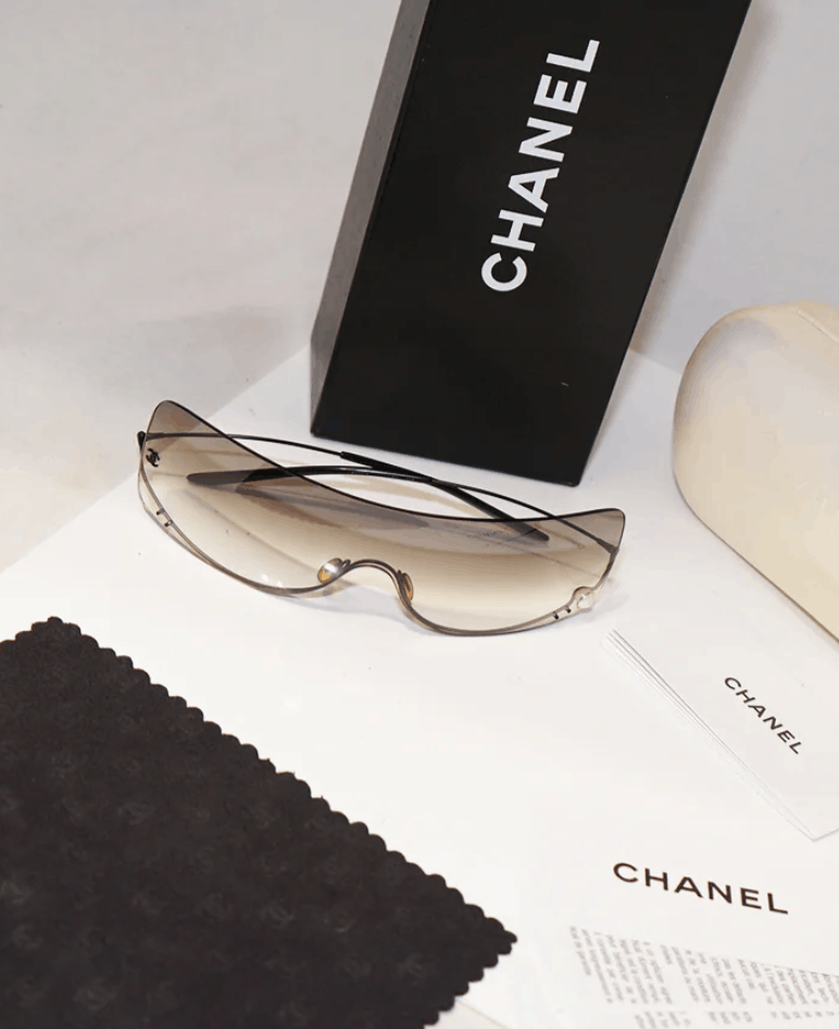 Chanel Chanel Sunglasses 4077 Mask CC Rhinestone Logo Rimless Size ONE SIZE - 1 Thumbnail