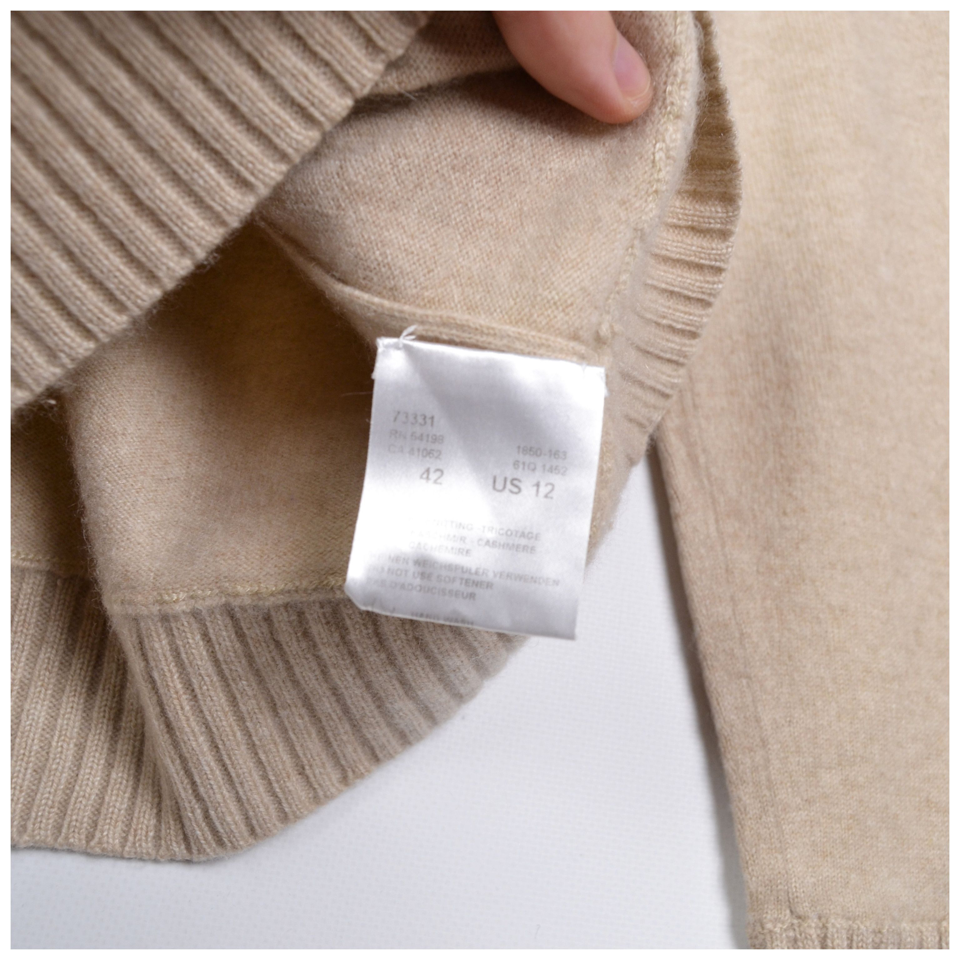 Bogner Bogner Cashmere Sweater Beige V-Neck Women's Size US12 Size XL / US 12-14 / IT 48-50 - 14 Thumbnail