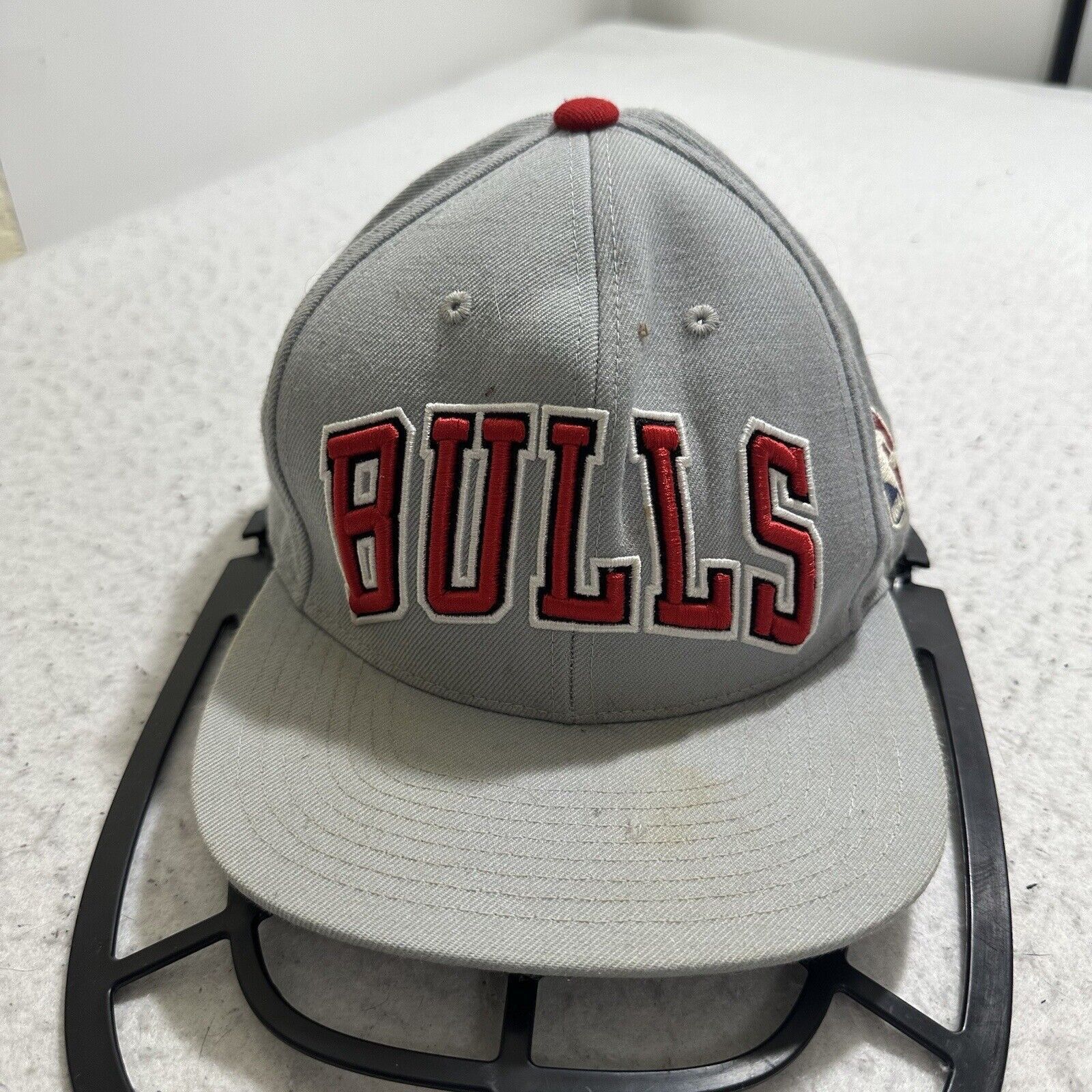 Mitchell & Ness Mitchell & Ness Chicago Bulls Hat Baseball Cap Gray Red Wool Size ONE SIZE - 2 Thumbnail