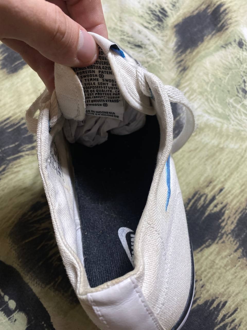 Nike Nike 9 US Men Sneakers Athletic Shoes White / Blue Capri Size US 9 / EU 42 - 14 Thumbnail