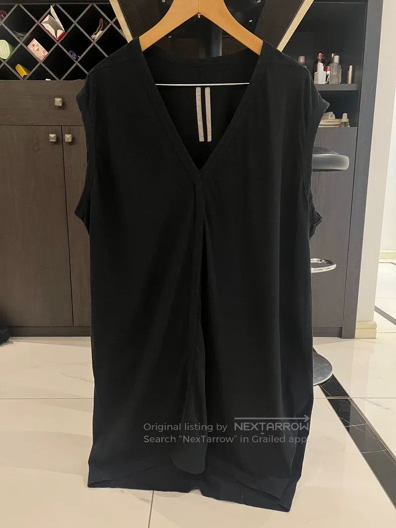 Rick Owens RICK OWENS Deep V long vest fashionable dark and cool Size US M / EU 48-50 / 2 - 1 Thumbnail